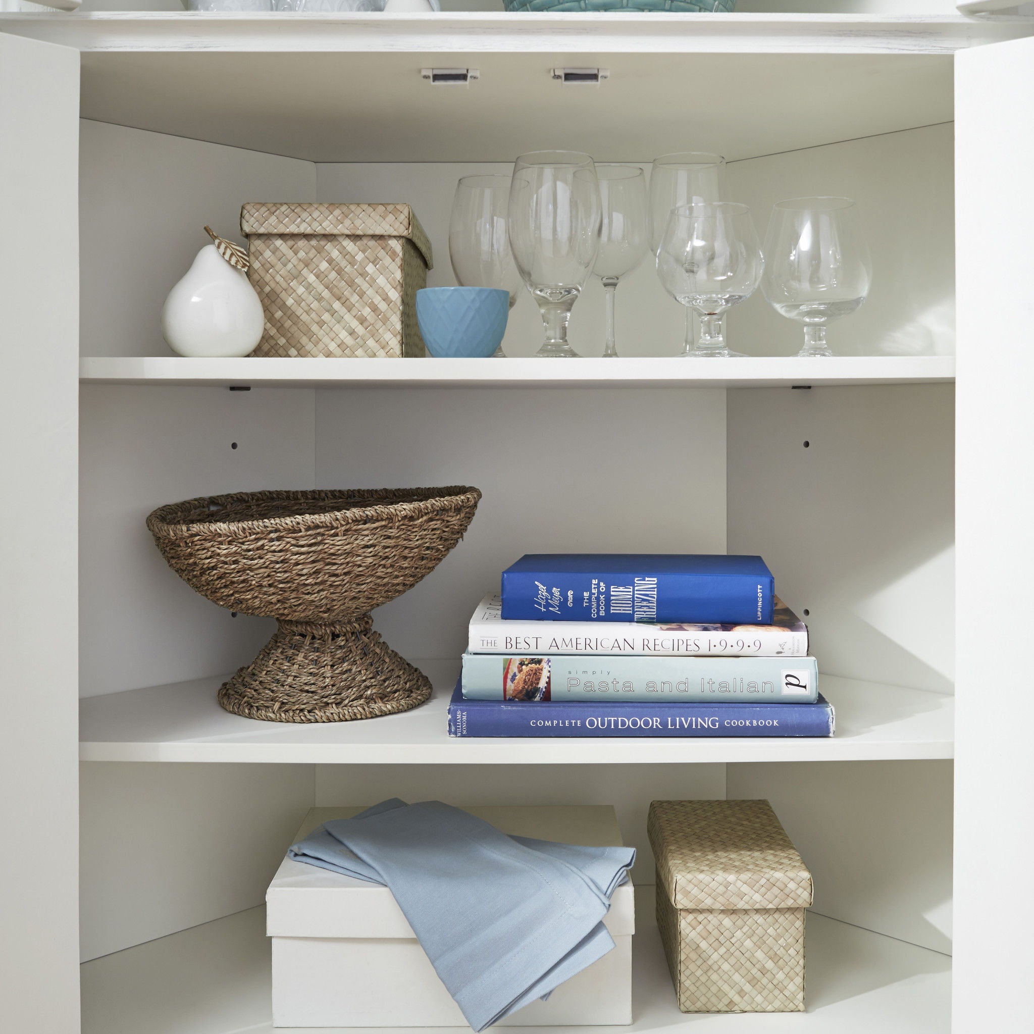 Seaside Lodge - Corner China Cabinet - White