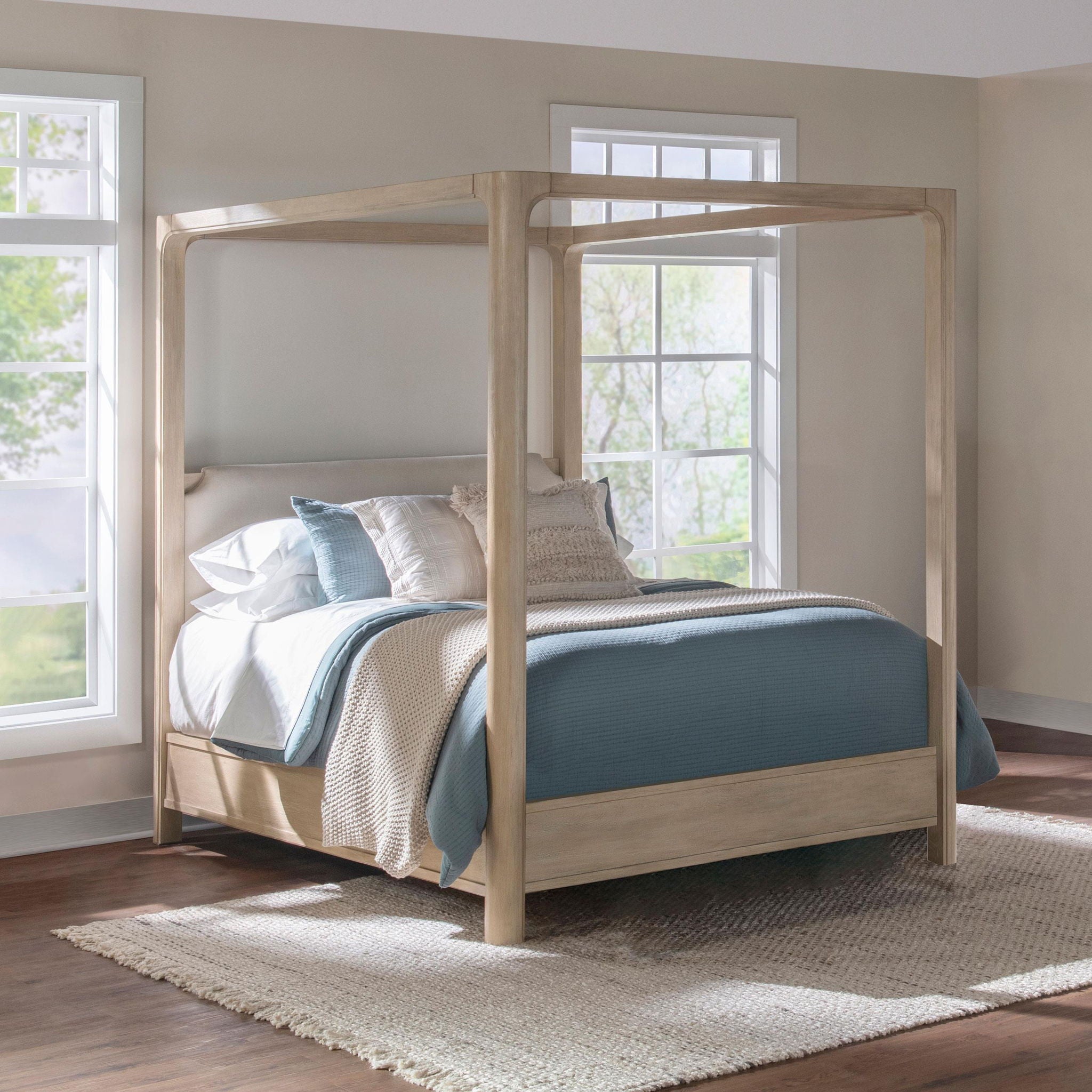 Solano 85-inch Eastern King Canopy Bed Weathered Mango