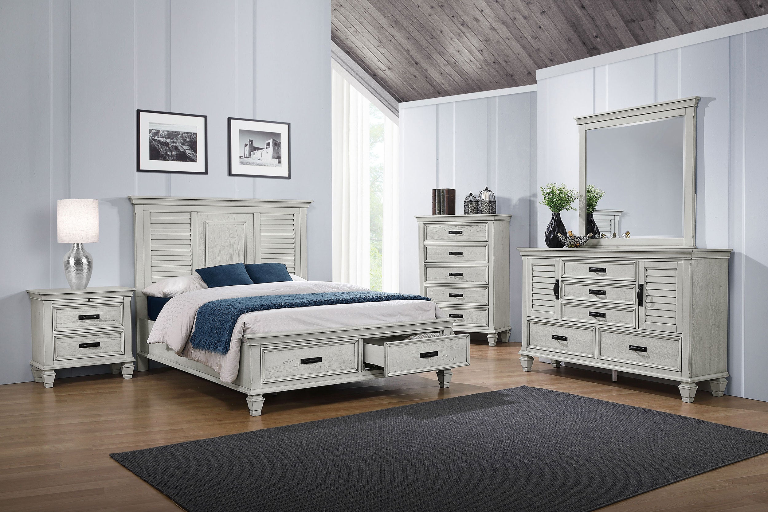Franco 5-piece Queen Bedroom Set Distressed White — view 1