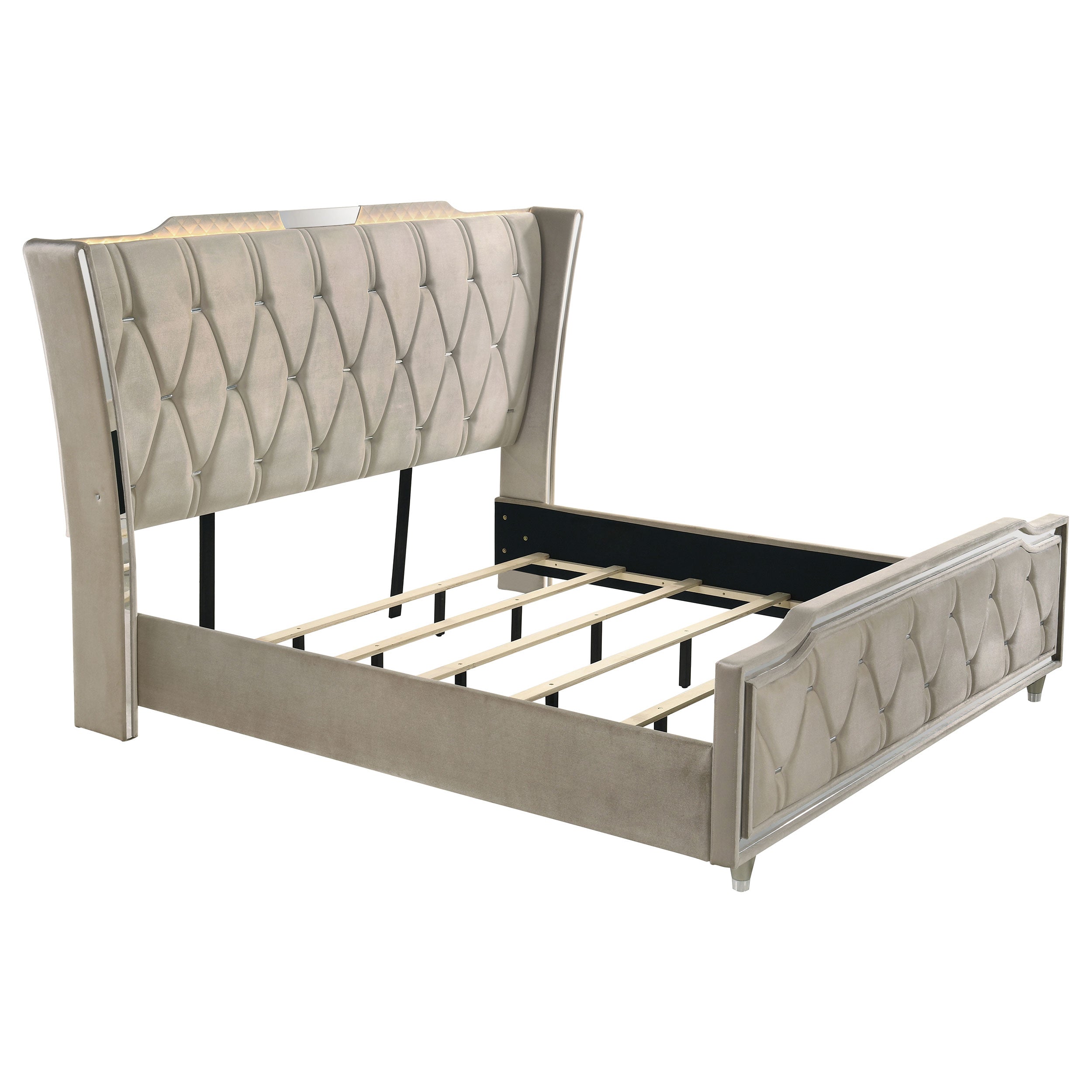 Lorient 4-piece Eastern King Bedroom Set Ivory and Camel — view 3