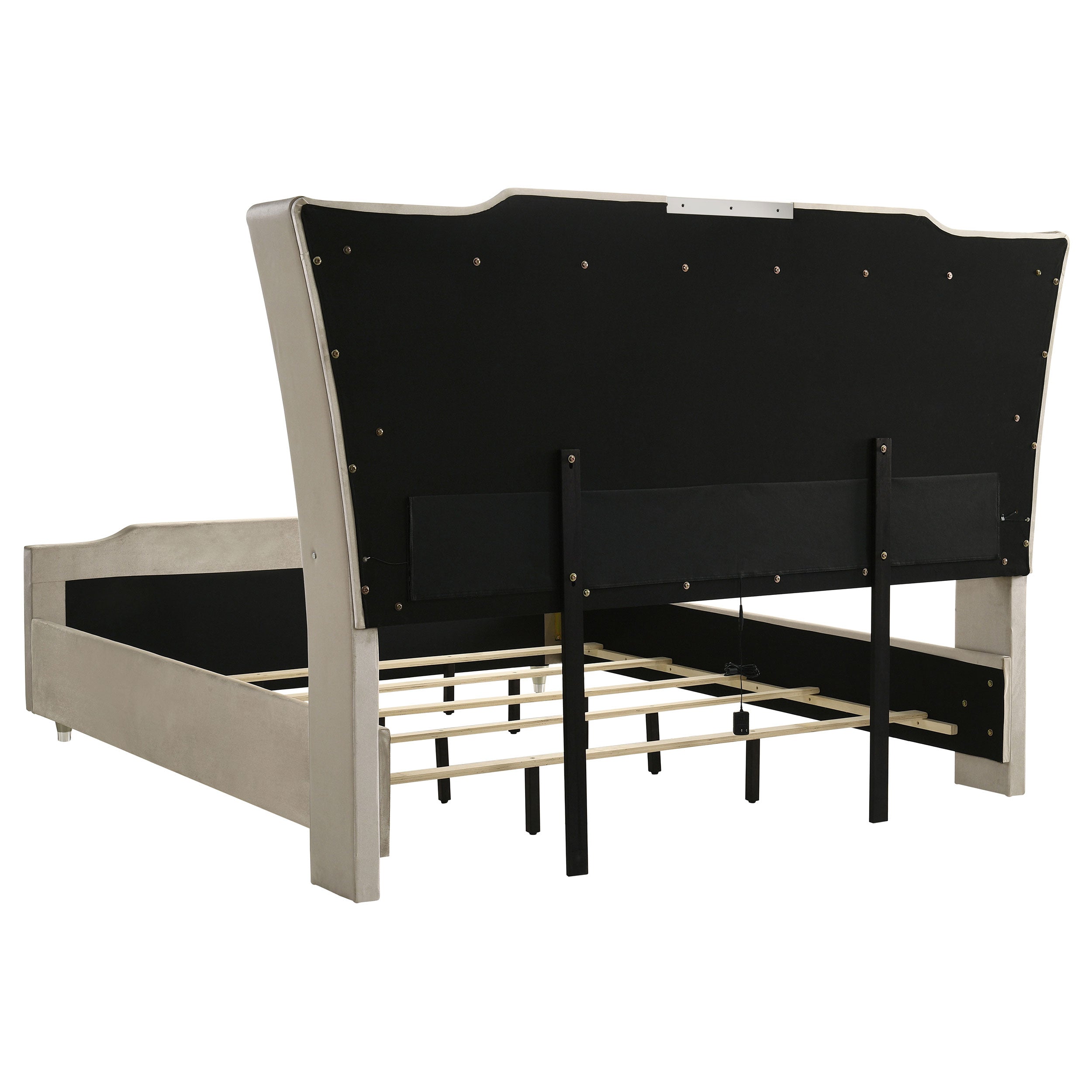 Lorient 4-piece Eastern King Bedroom Set Ivory and Camel — view 4