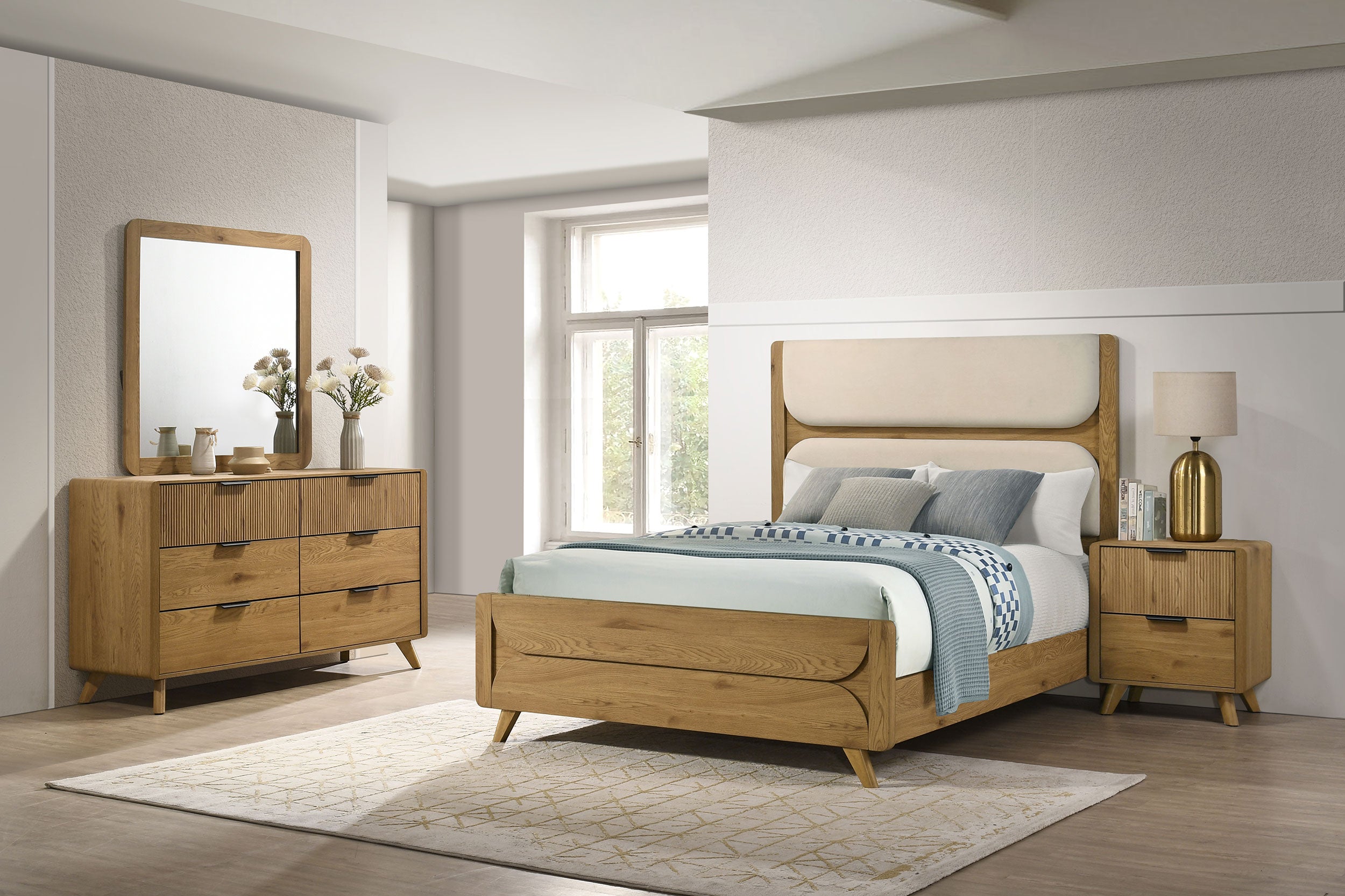 Bennett 4-piece California King Bedroom Set Light Oak — view 1