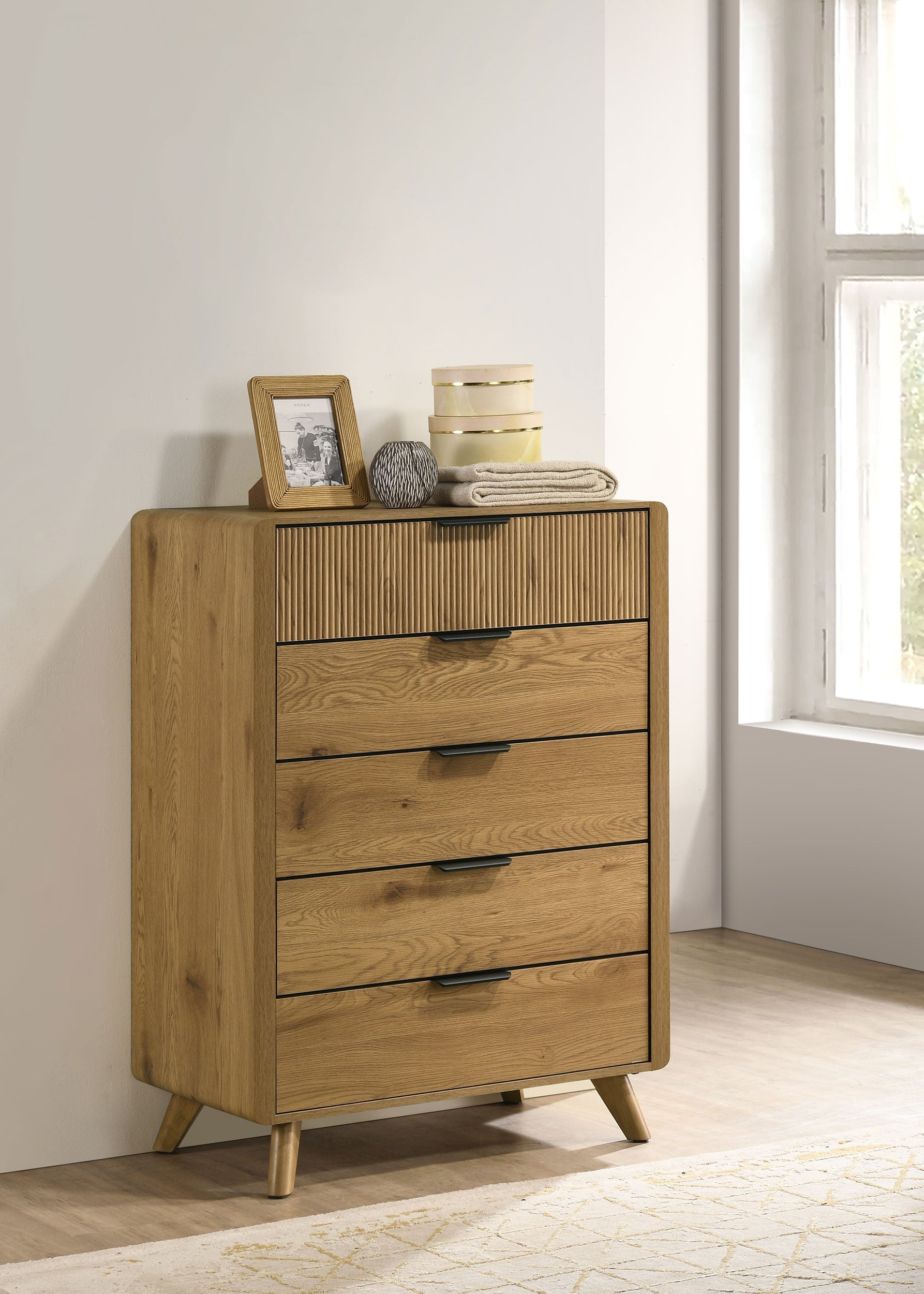Bennett 5-drawer Bedroom Chest of Drawers Light Oak — view 2