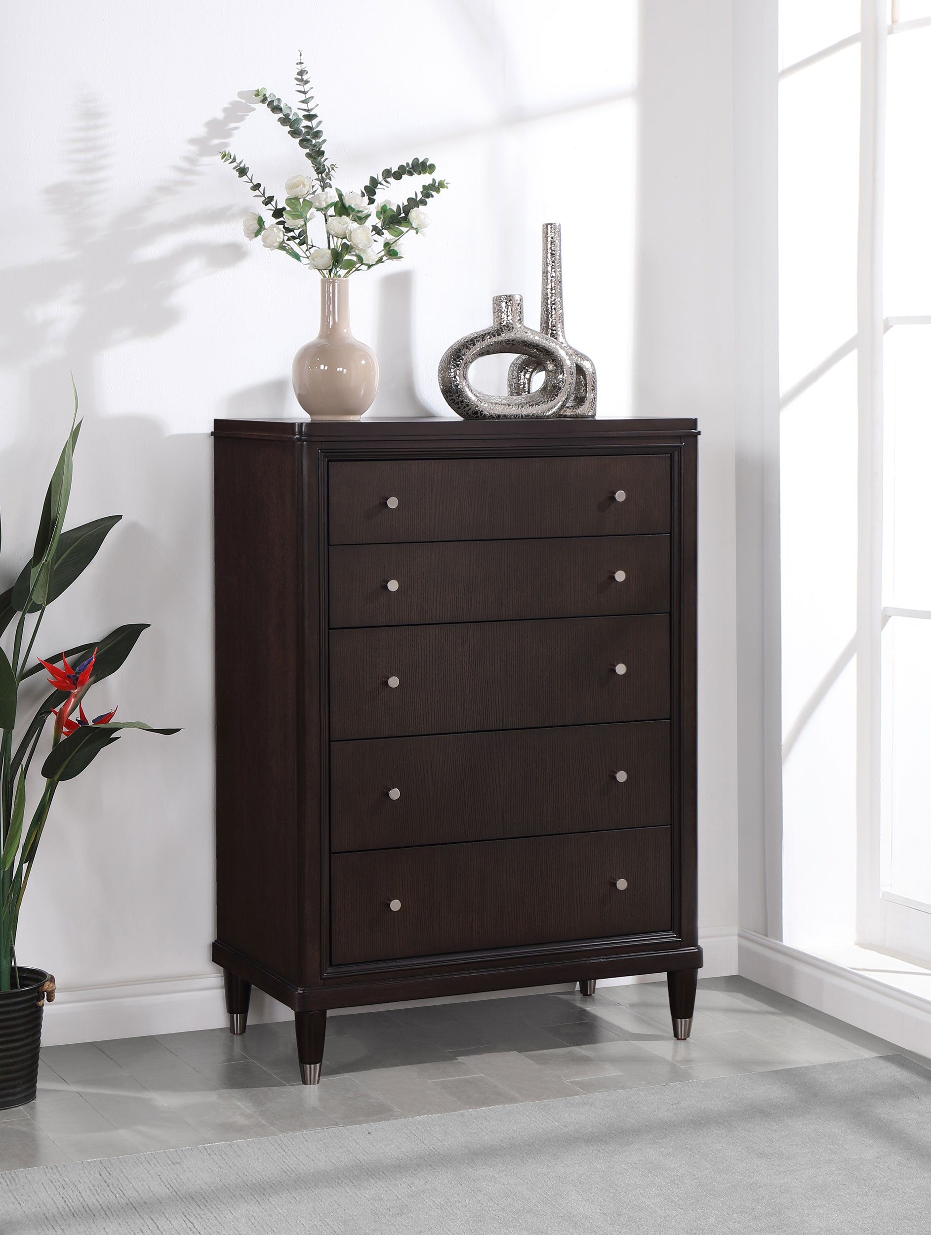 Emberlyn 5-drawer Bedroom Chest Brown — view 2