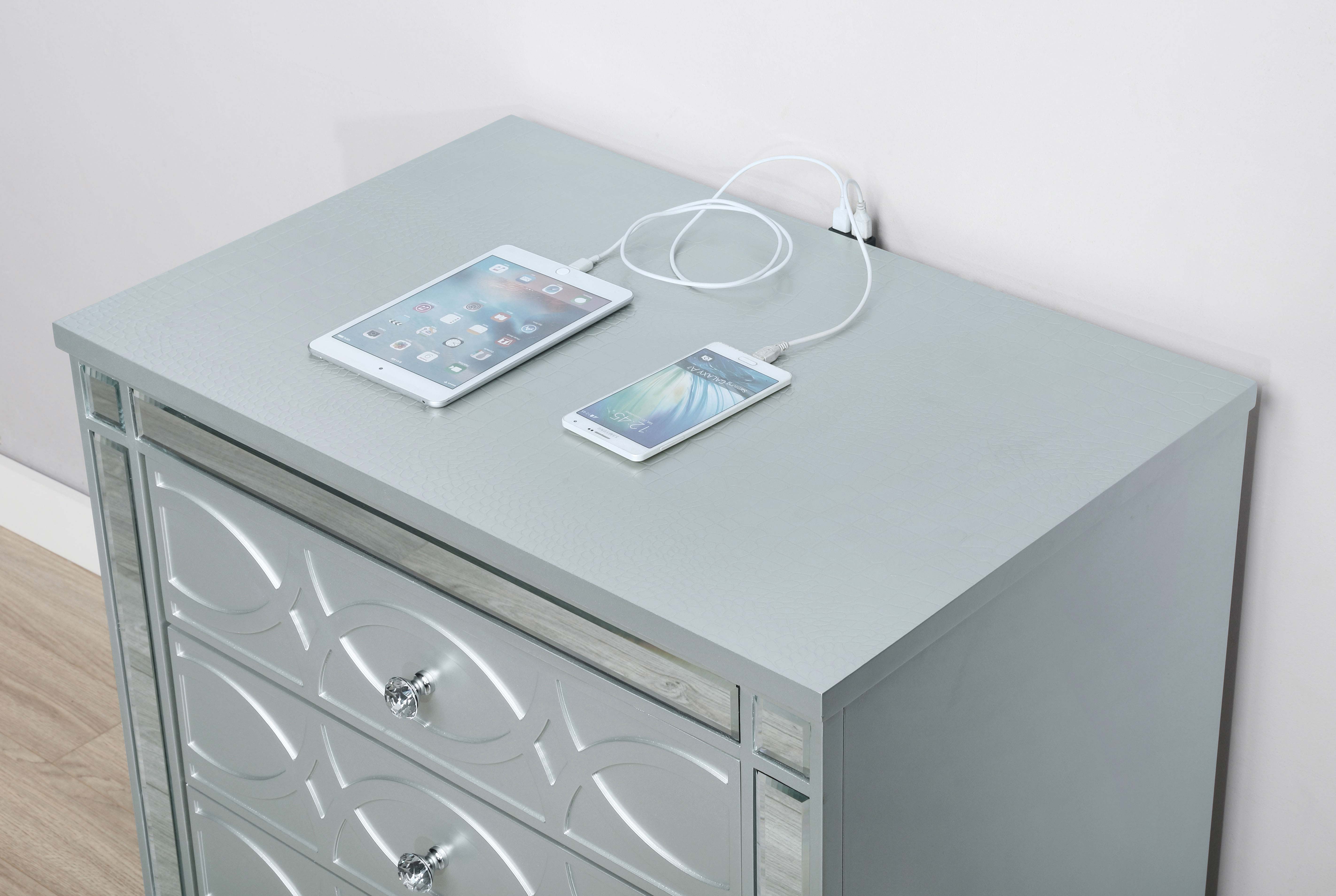 Gunnison 2-drawer Nightstand Silver Metallic — view 10
