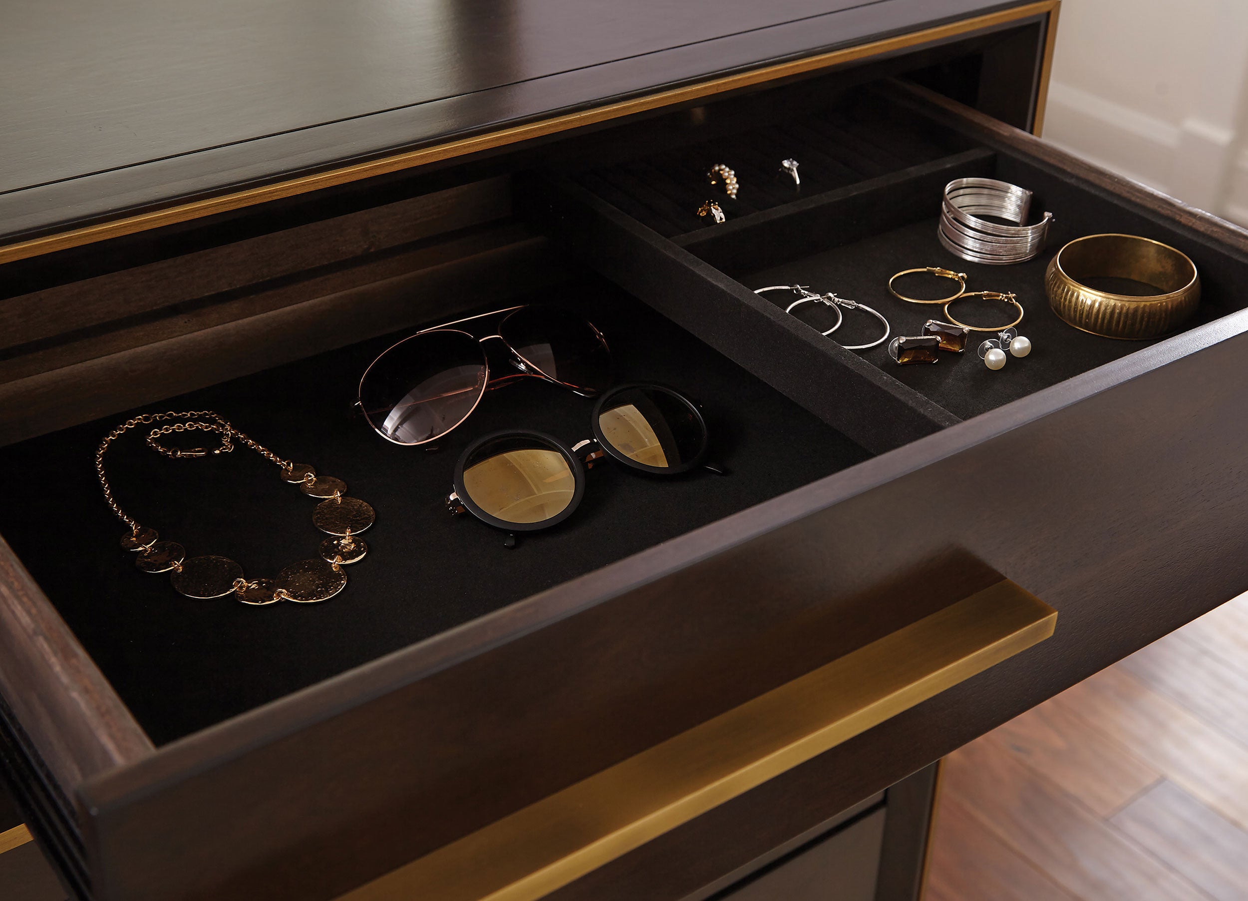Durango 8-drawer Dresser with Mirror Smoked Peppercorn — view 11
