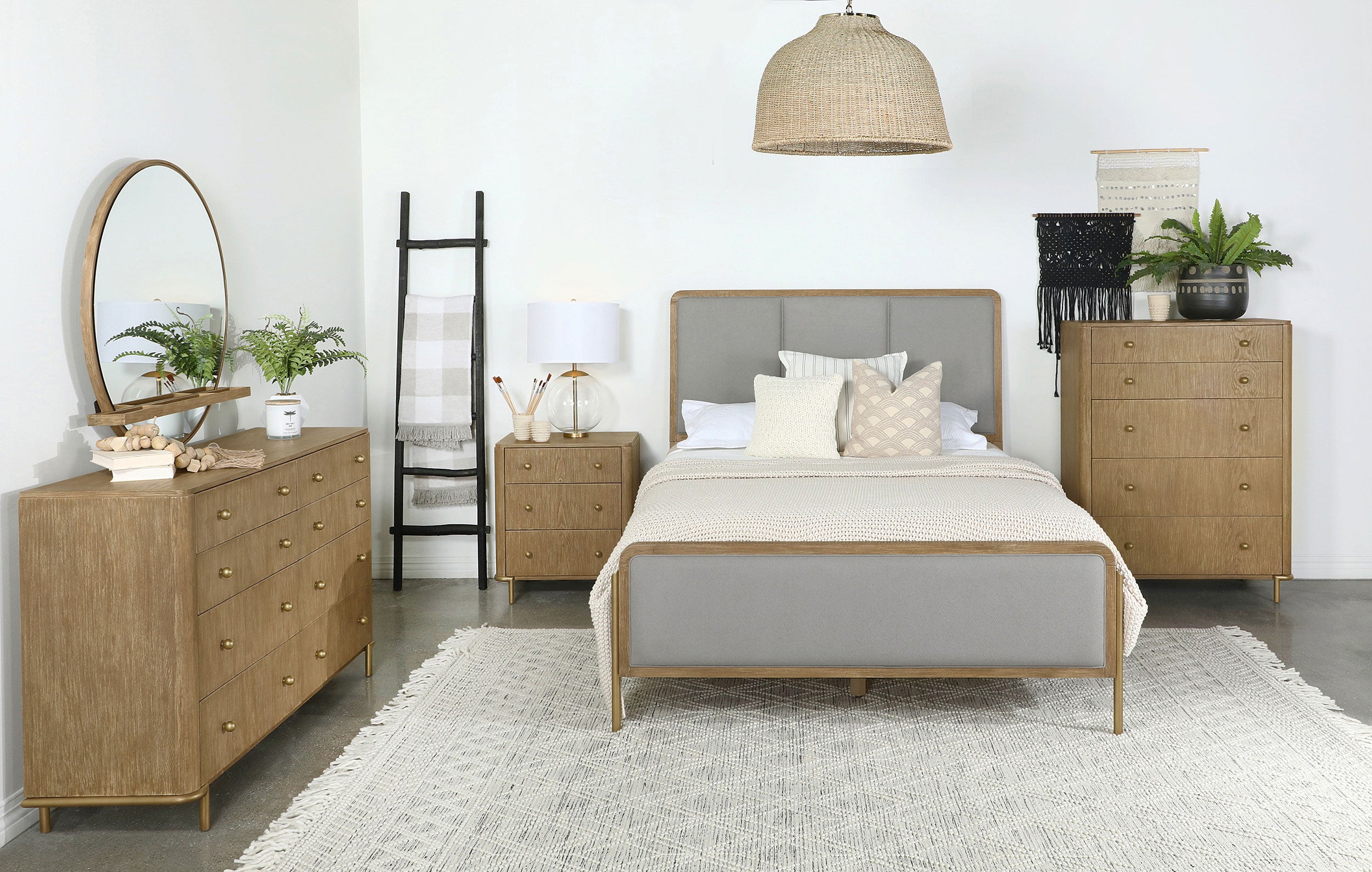 Arini 8-drawer Dresser Sand Wash — view 13