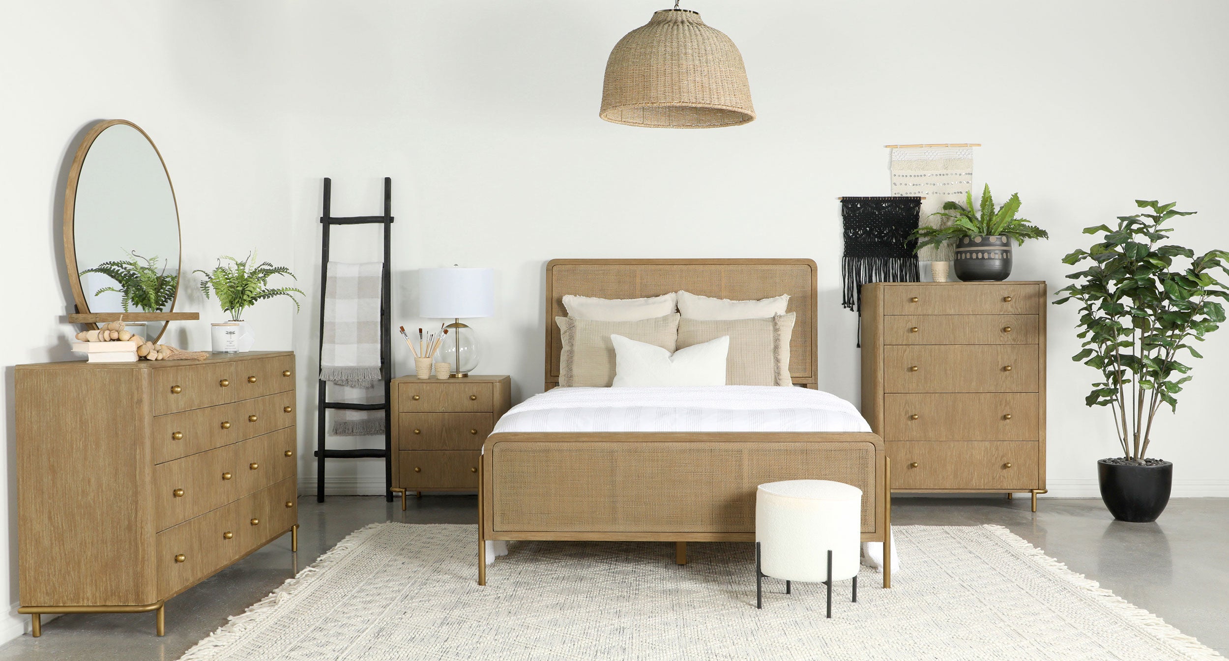 Arini 5-drawer Bedroom Chest Sand Wash — view 11