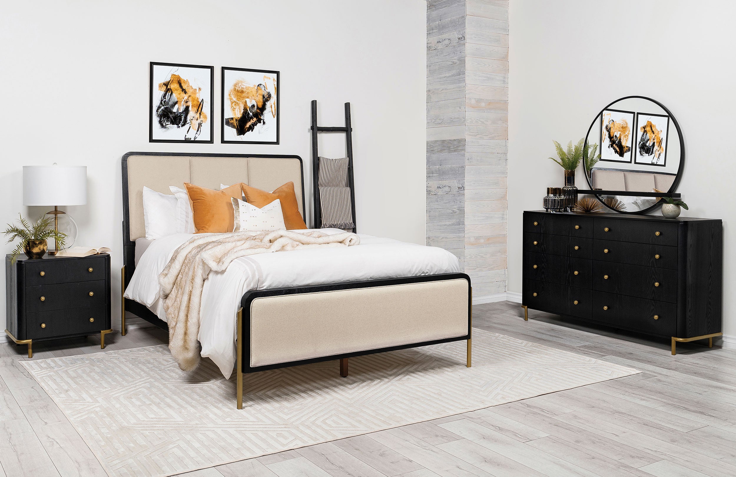 Arini 4-piece California King Bedroom Set Cream and Black — view 1