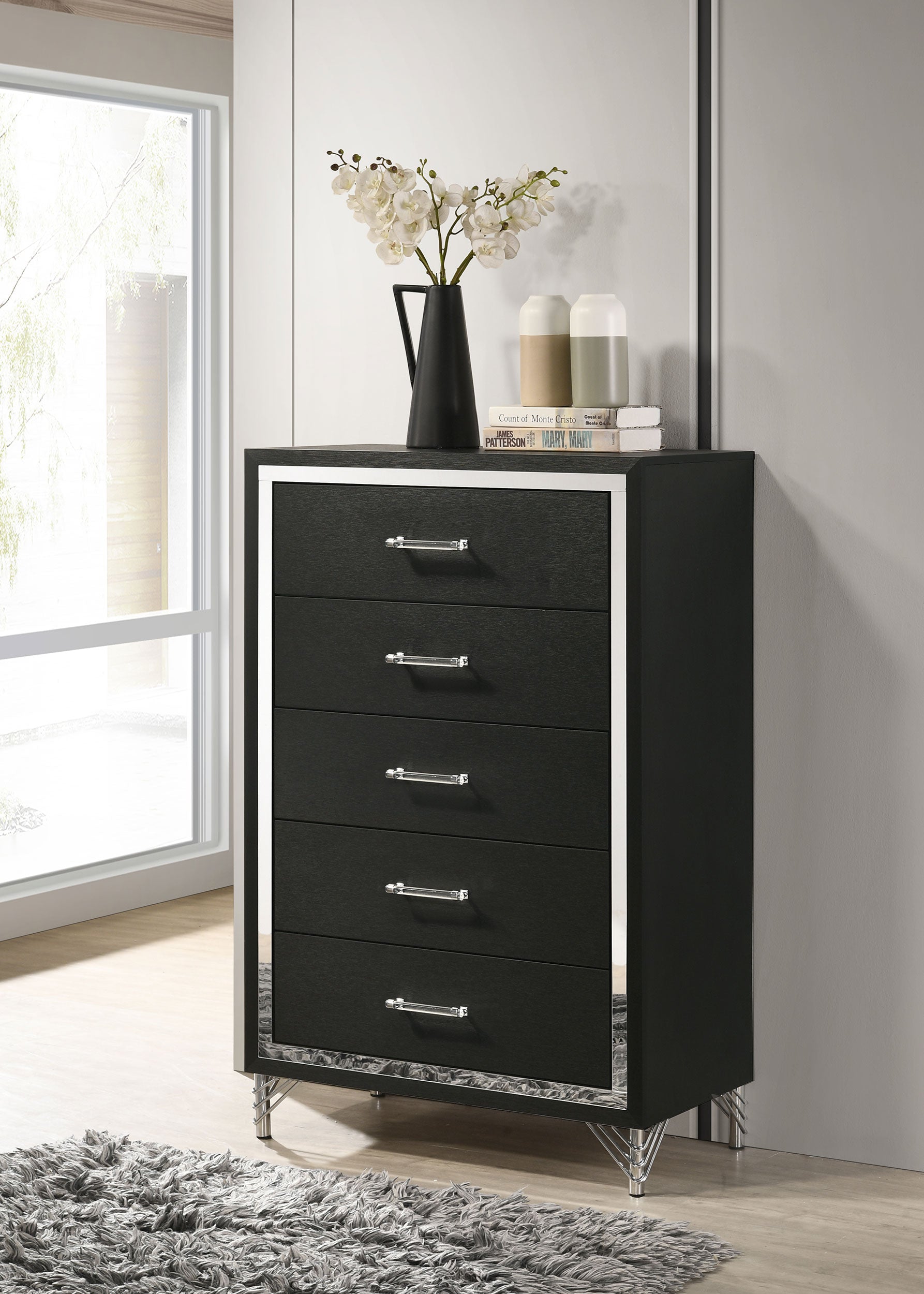 Lucia 5-drawer Bedroom Chest of Drawers Black — view 2