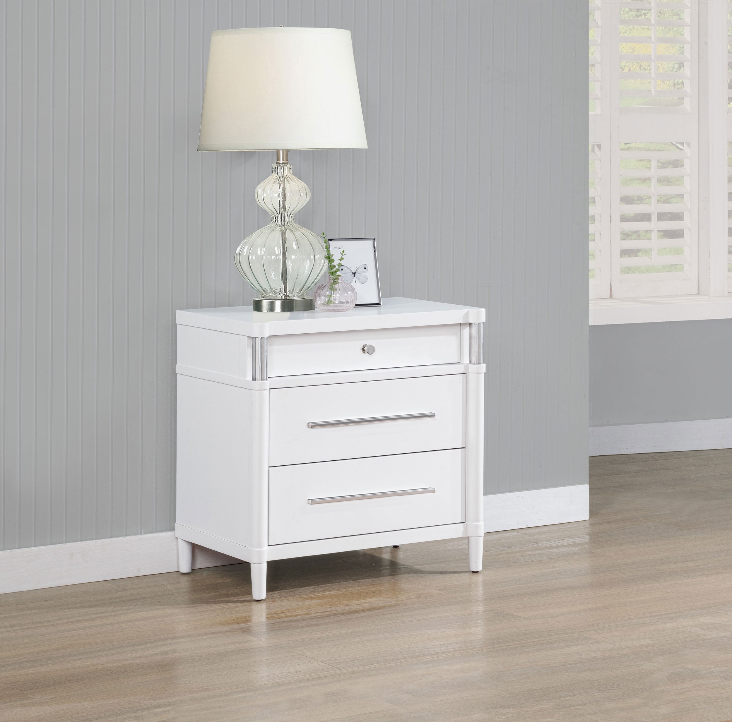 Gracemont 3-drawer Bedroom Nightstand Bedside Table White — view 2
