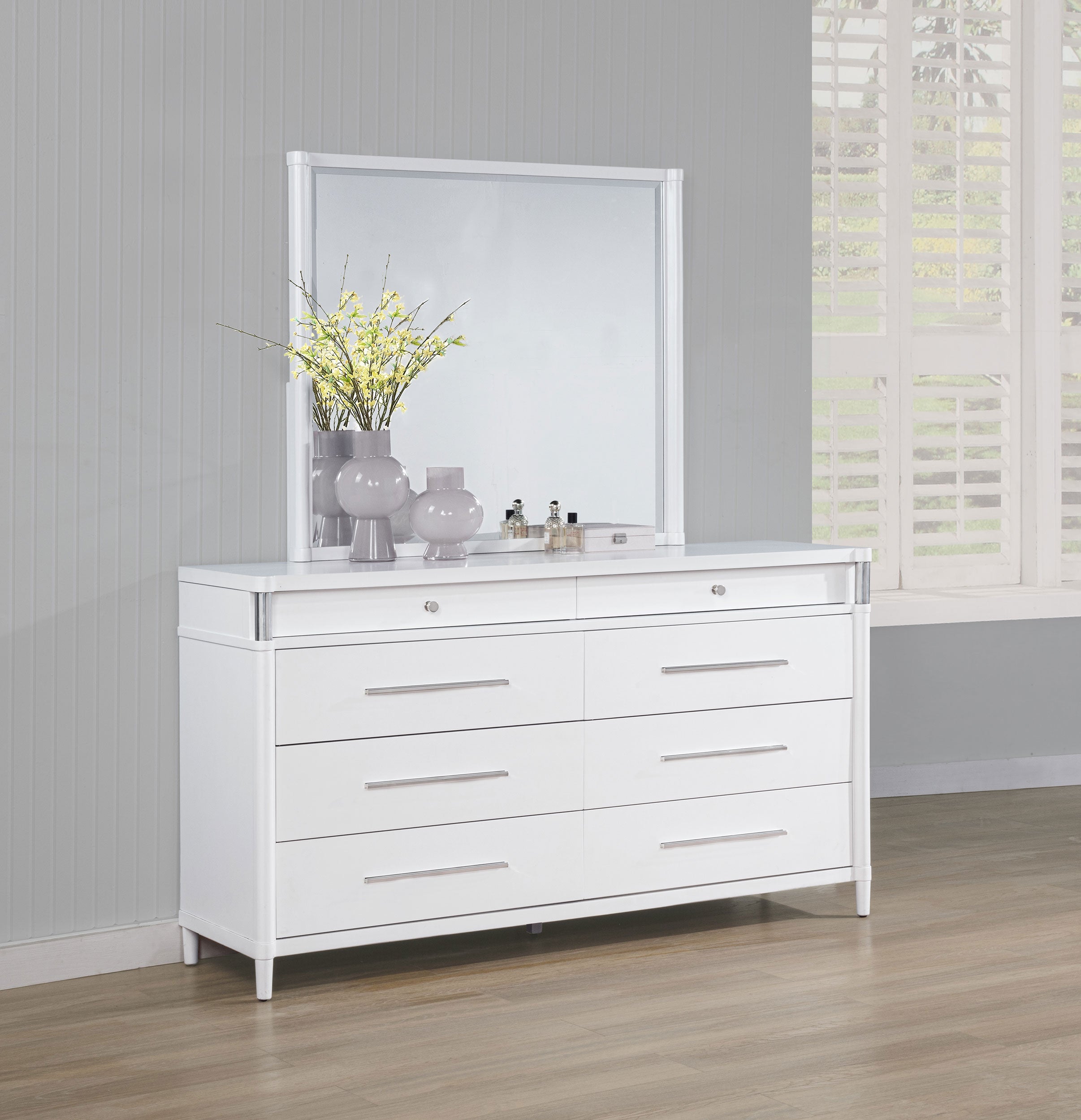 Gracemont 8-drawer Bedroom Dresser with Mirror White — view 2