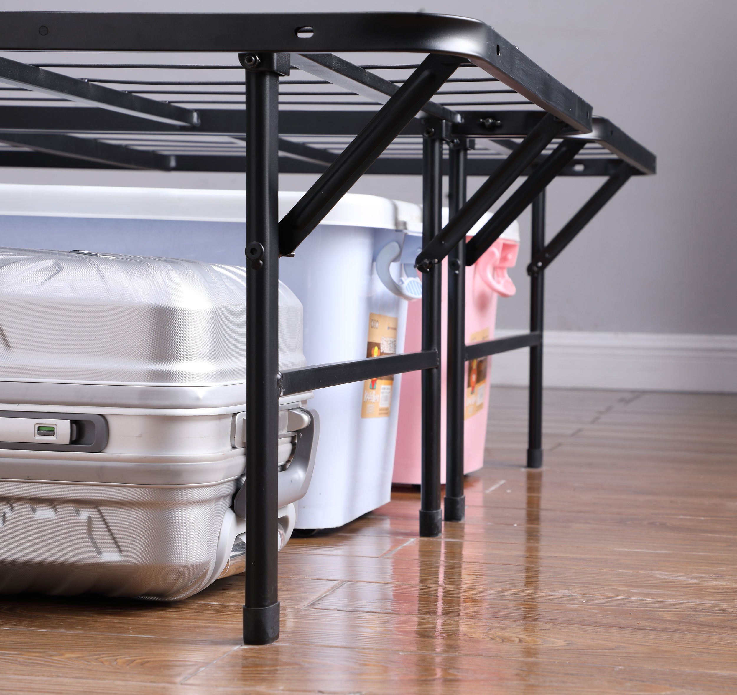 Mabel Metal Queen Mattress Support Platform Bed Black — view 7