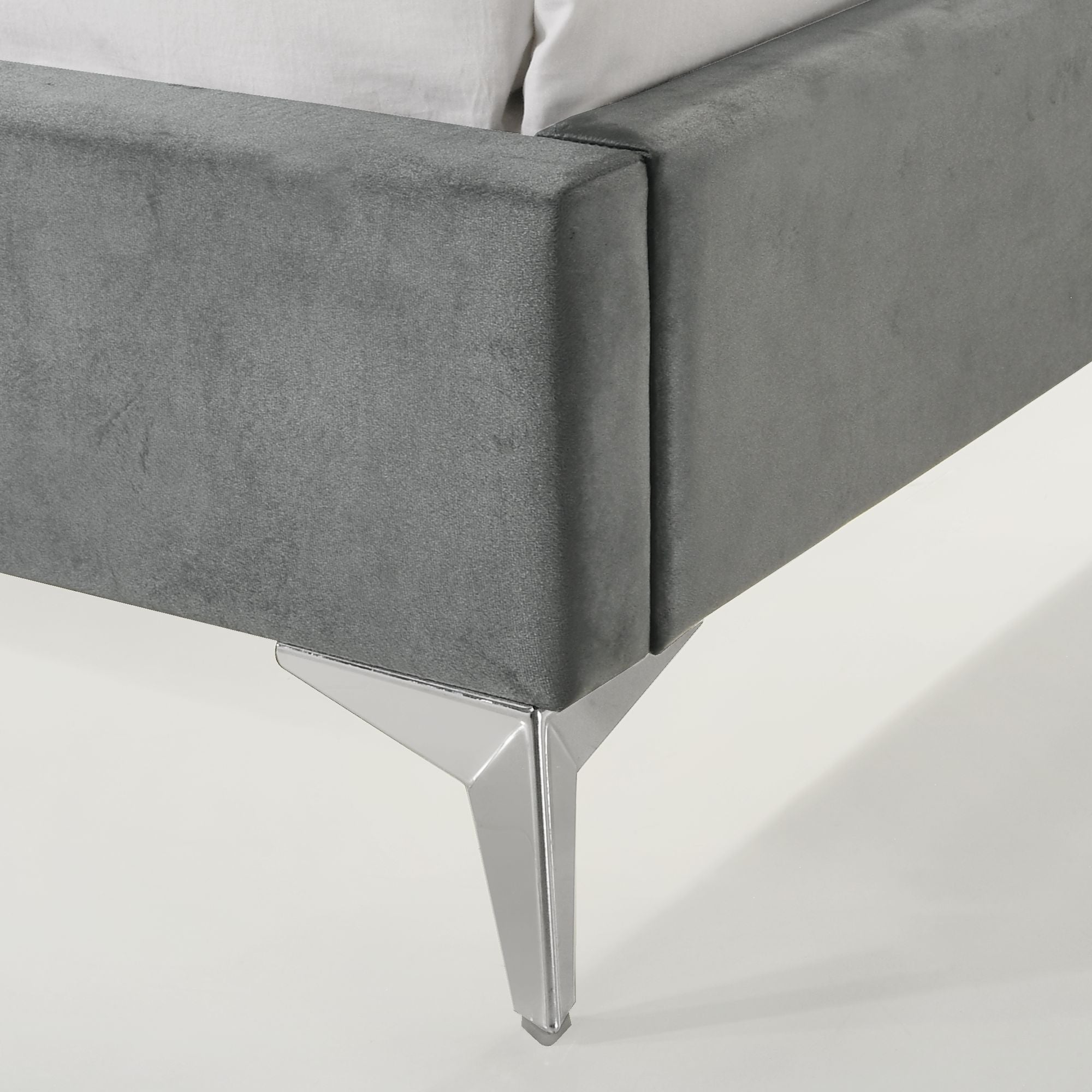 Amberley Full Upholstered Corner Bed With LED And USB in Gray by Elements International, view 7