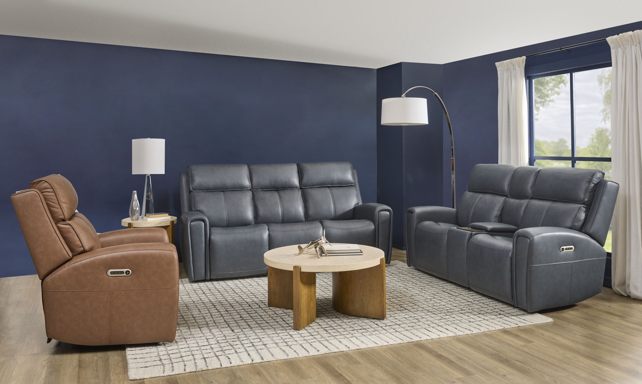 Warren - Power Reclining Sofa With Console, Power Headrest & Lumbar