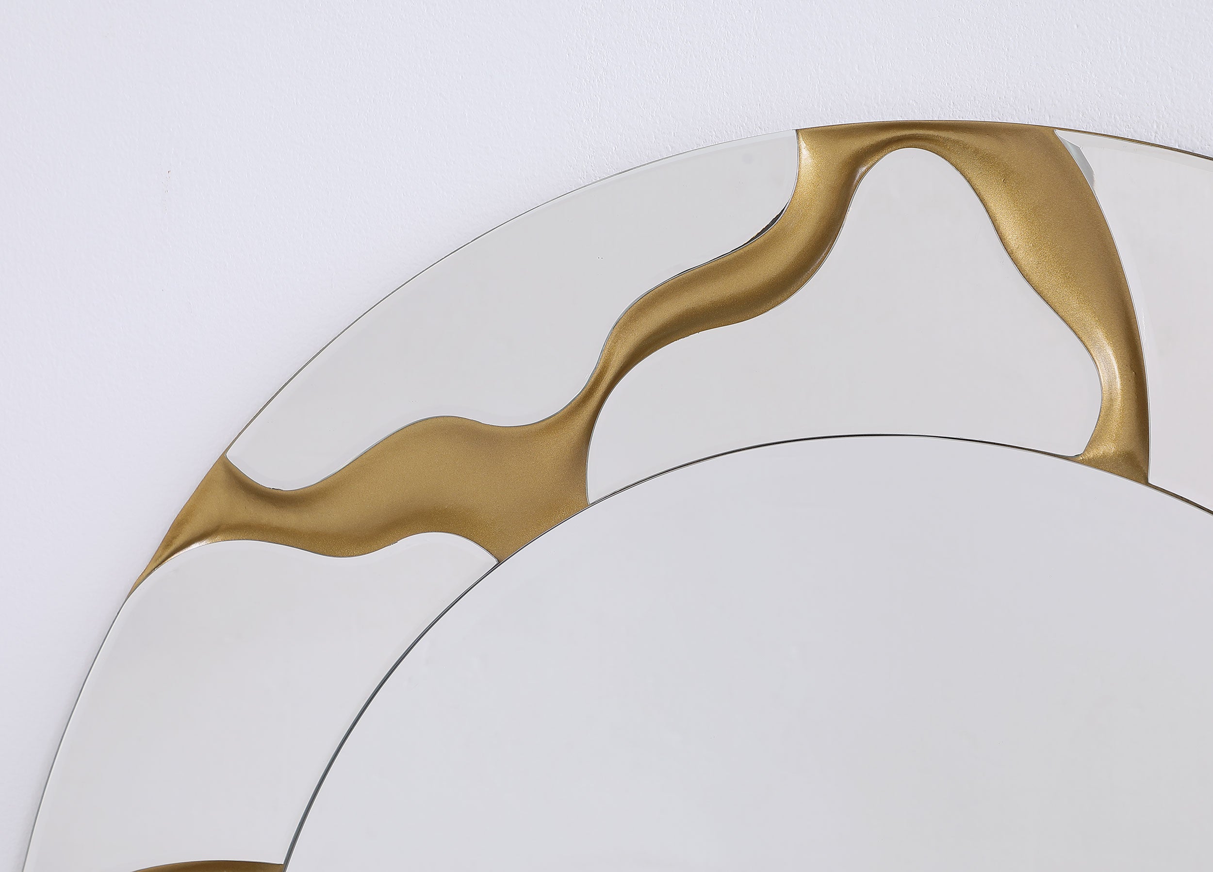 Dorinda 36 x 36 Inch Round Kintsugi Style Wall Mirror Gold — view 4