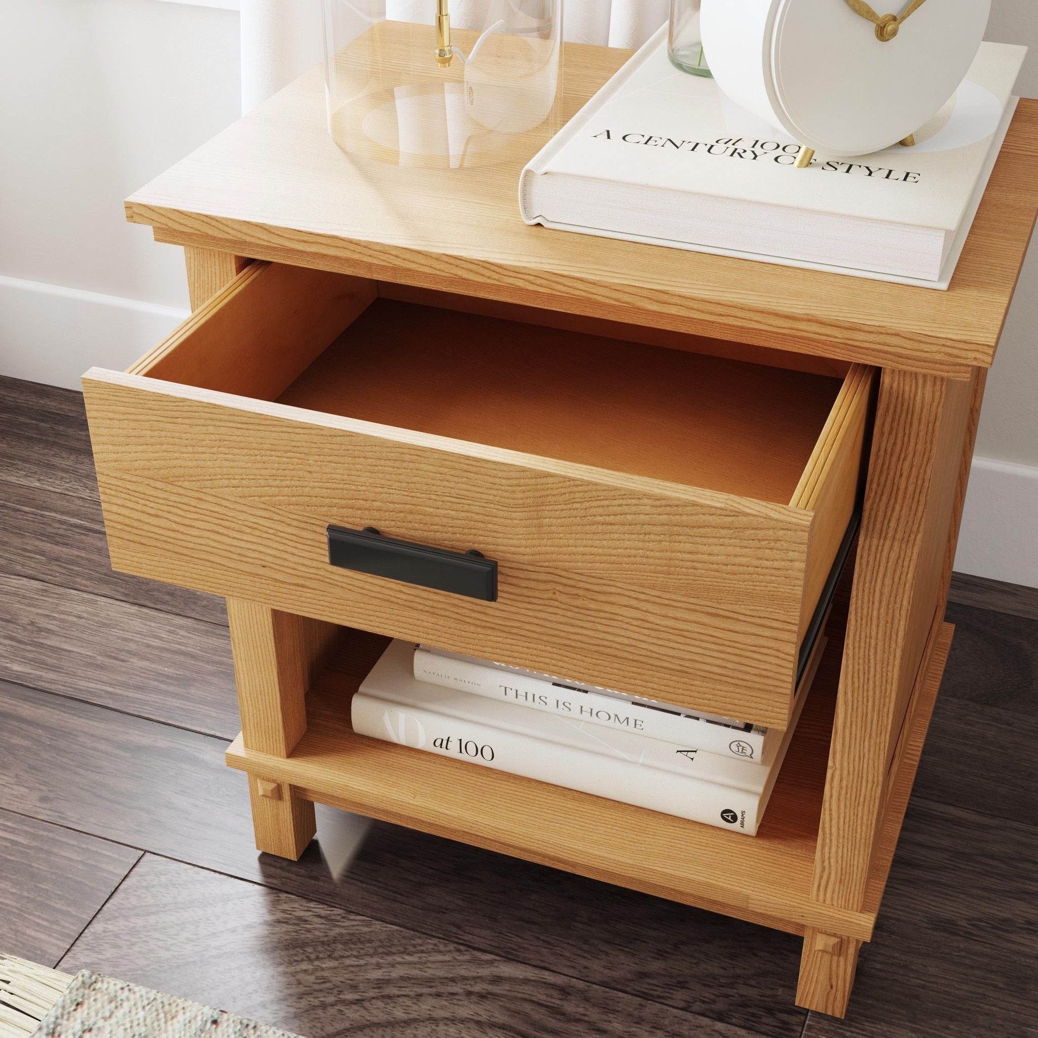 Oak Park - Classic Nightstand
