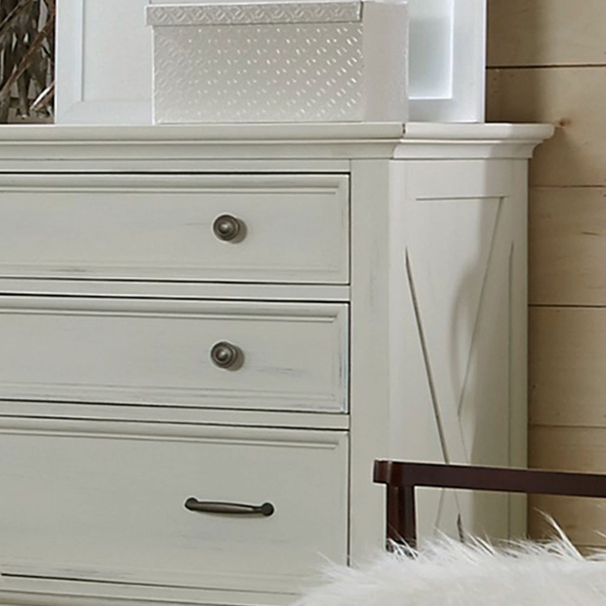Seaside Lodge - Chest - White