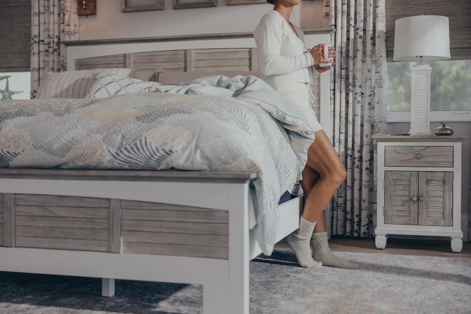 Islamorada Queen Footboard Dapple Grey Finish