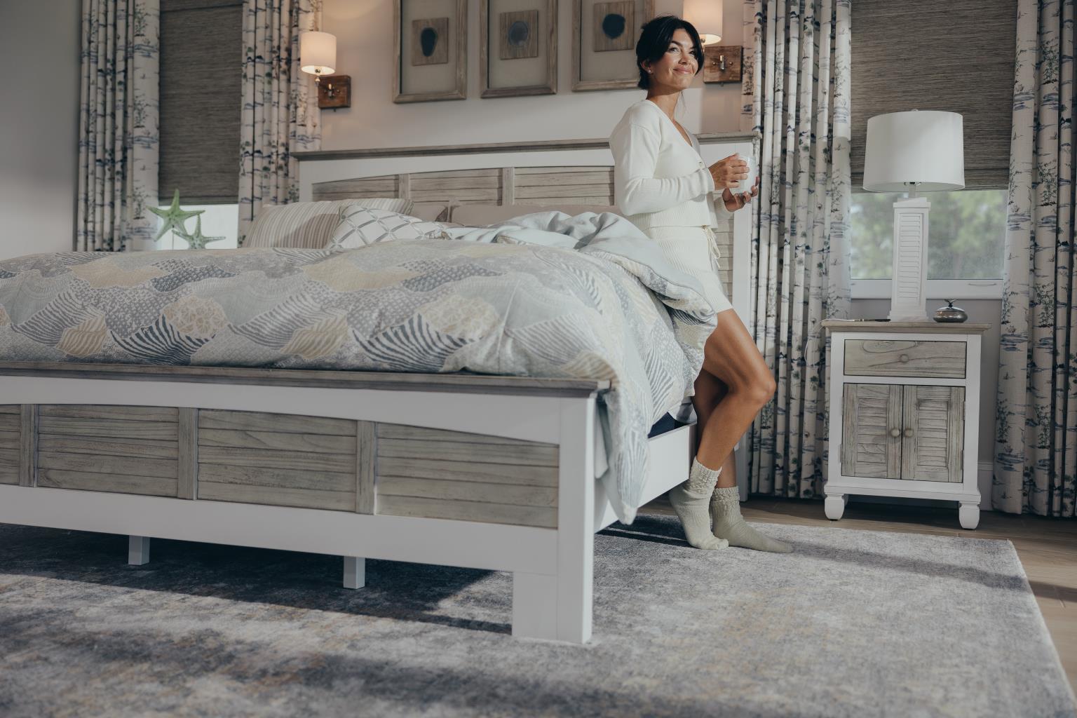 Islamorada Queen Footboard Dapple Grey Finish