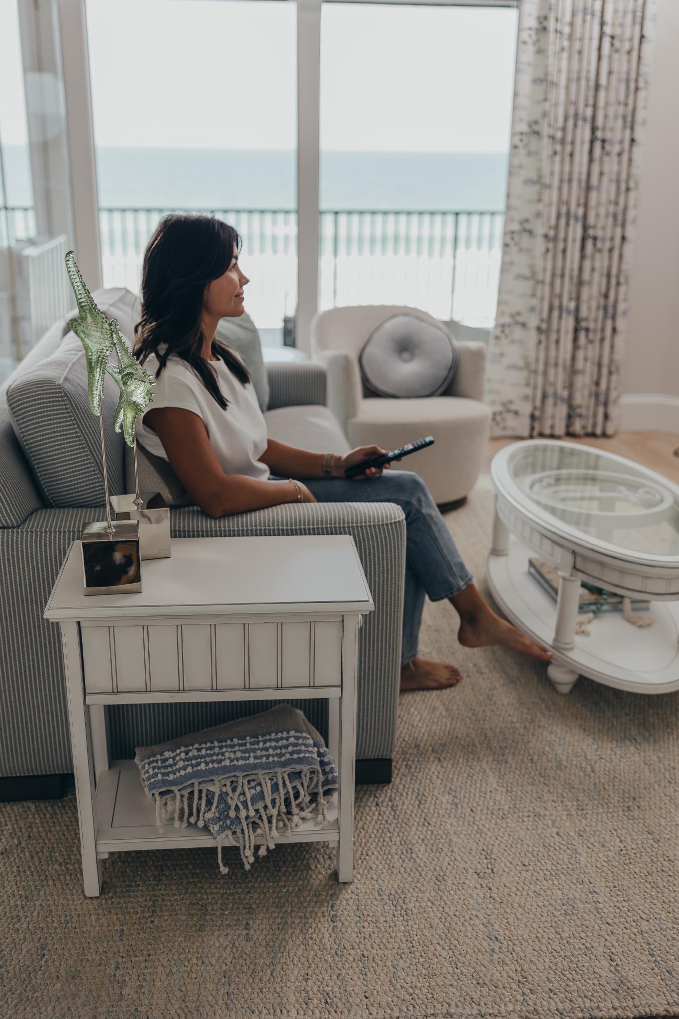 Monaco Chairside Table Blanc Finish