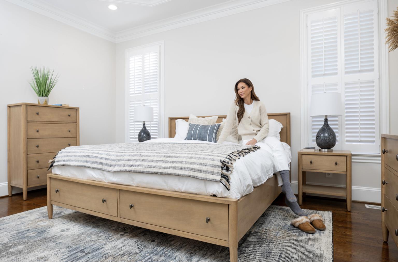 Chatham Queen Storage Bed Complete