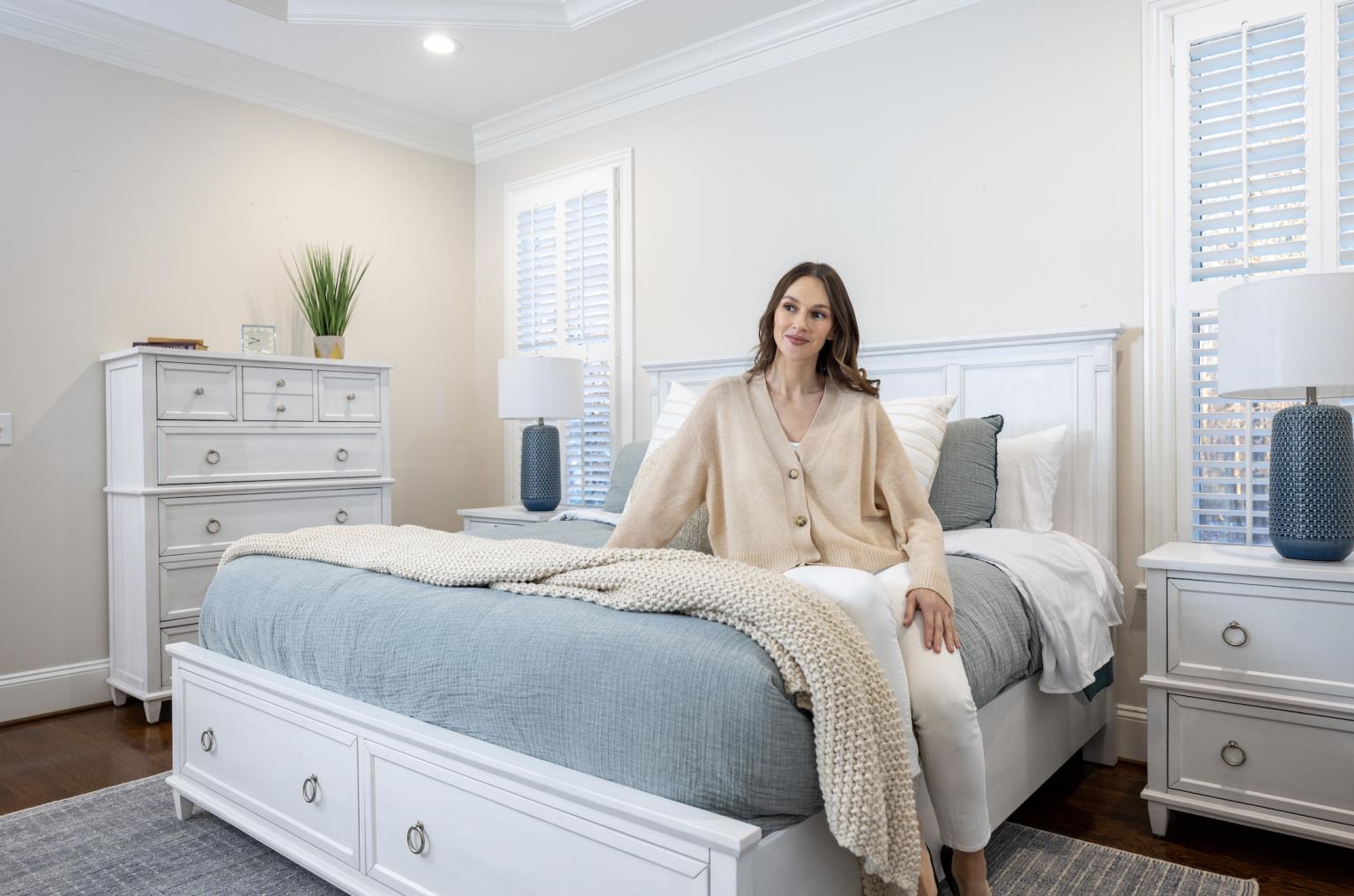 Point Breeze Queen Storage Bed Complete. Fresh White Finish w/ Soft Grey Glaze