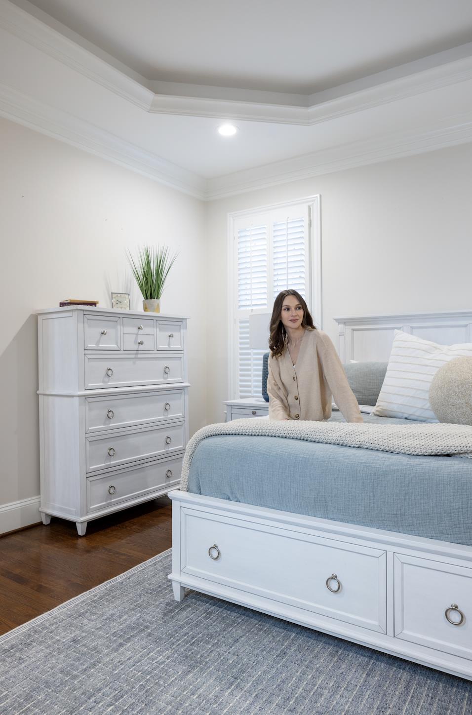 Point Breeze 5 Drawer Chest. Fresh White Finish w/ Soft Grey Glaze