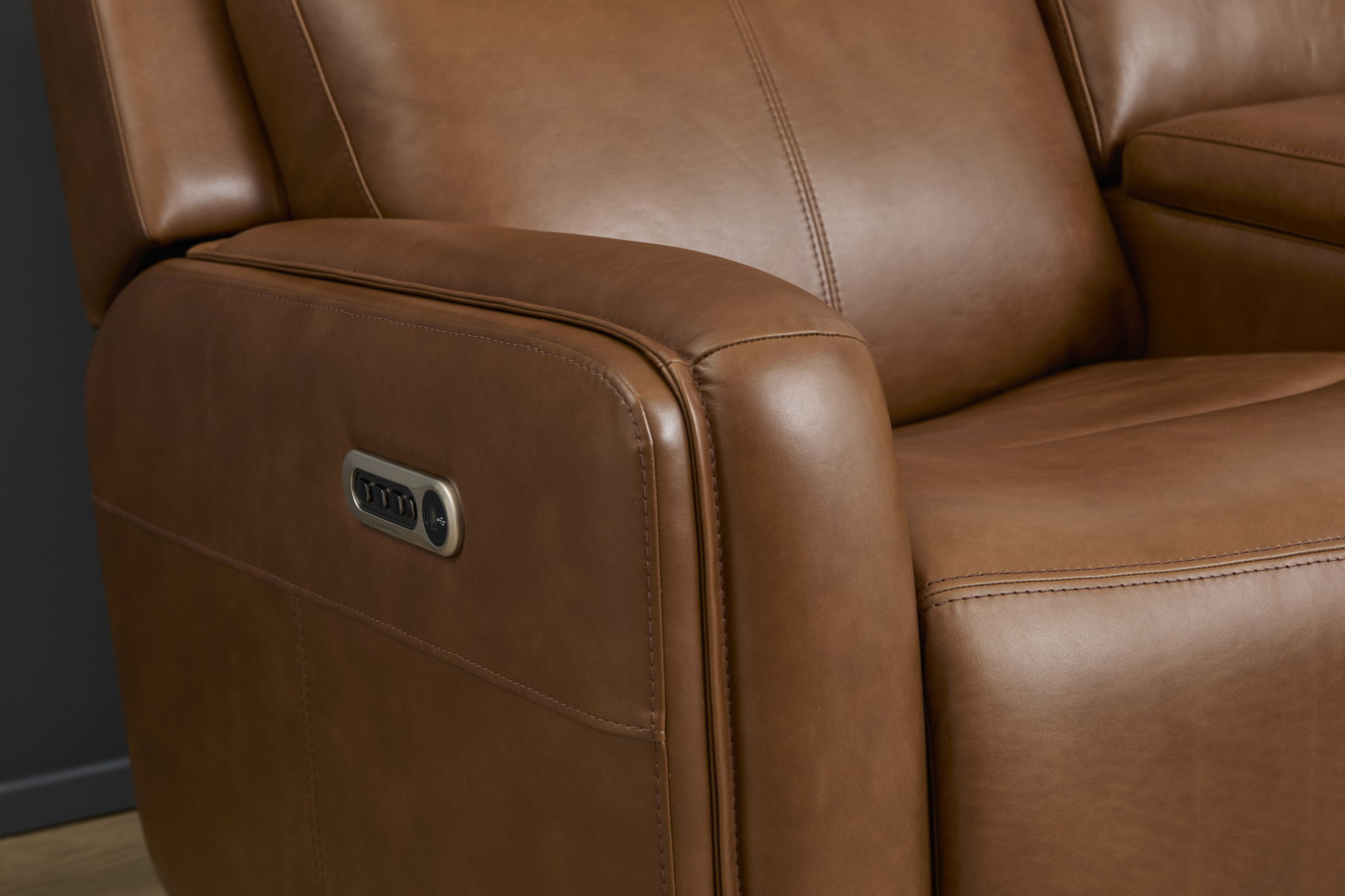 Alister - Power Gliding Loveseat With Console, Power Headrests & Lumbar