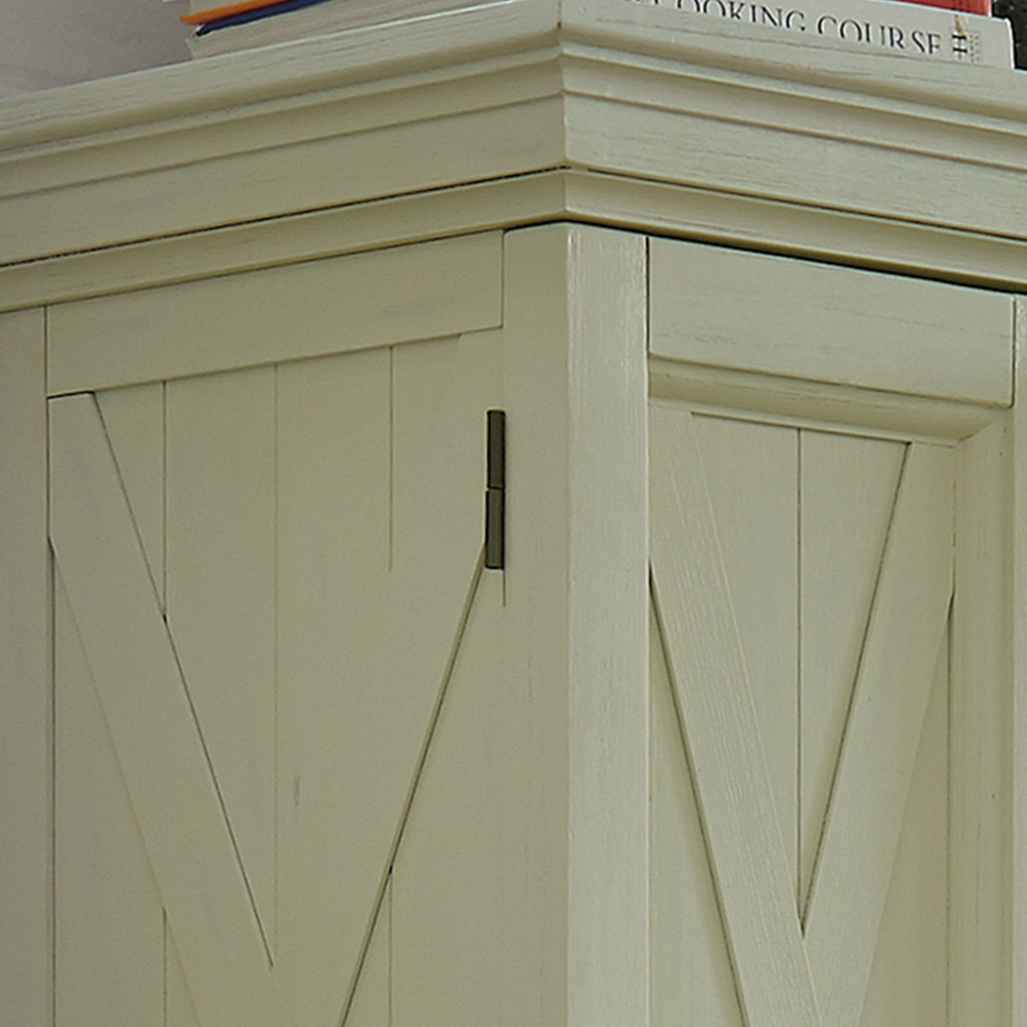 Seaside Lodge - Pantry - White