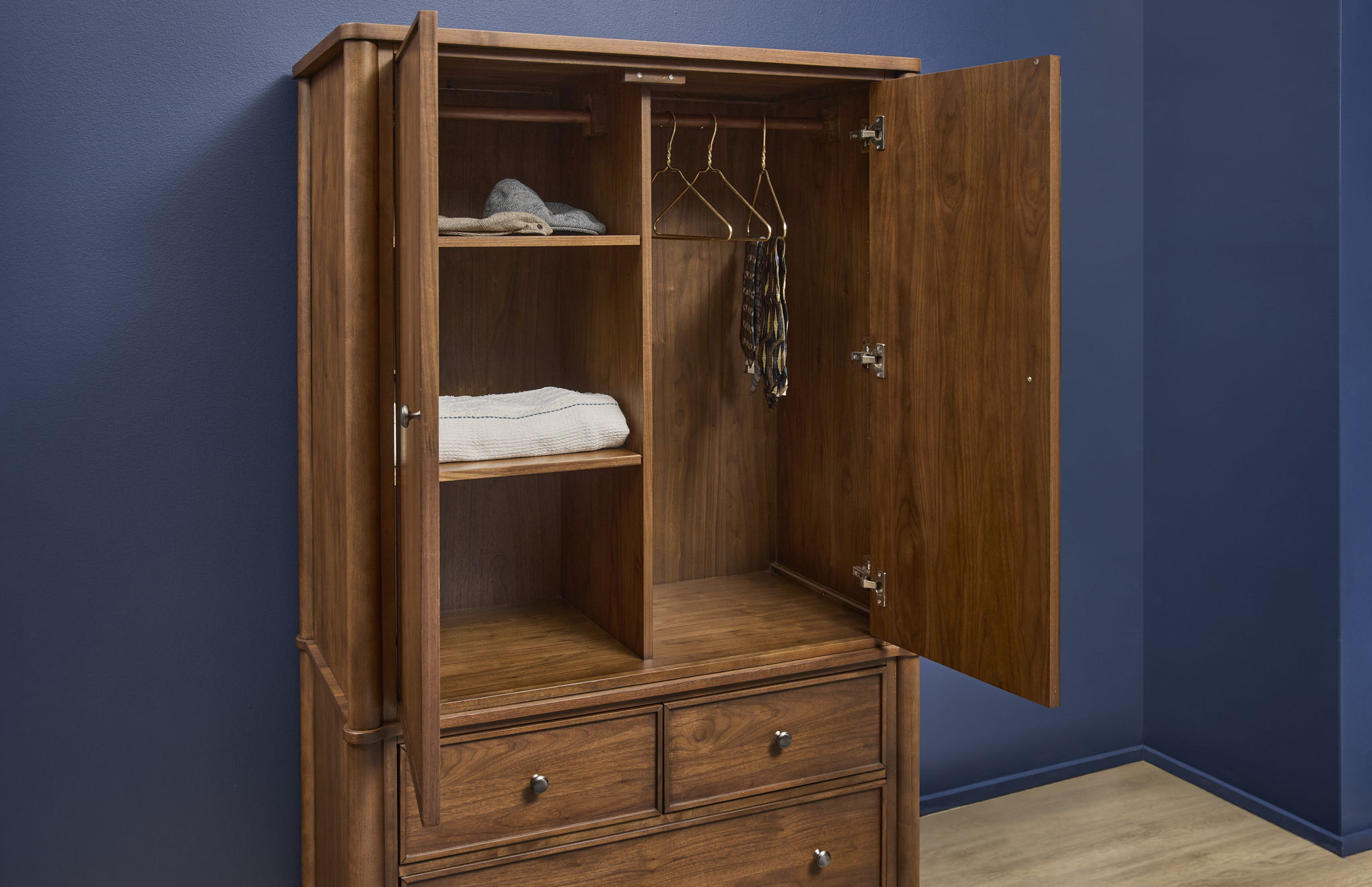 Azalea - Armoire - Walnut