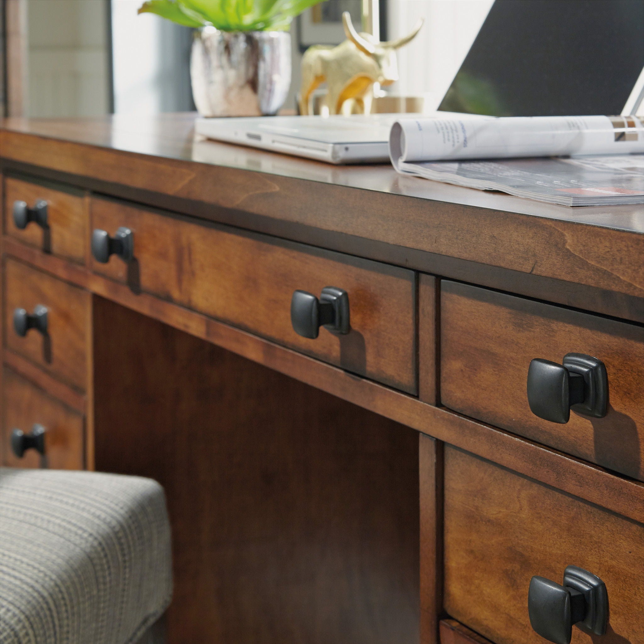 Tahoe - Pedestal Desk - Dark Brown