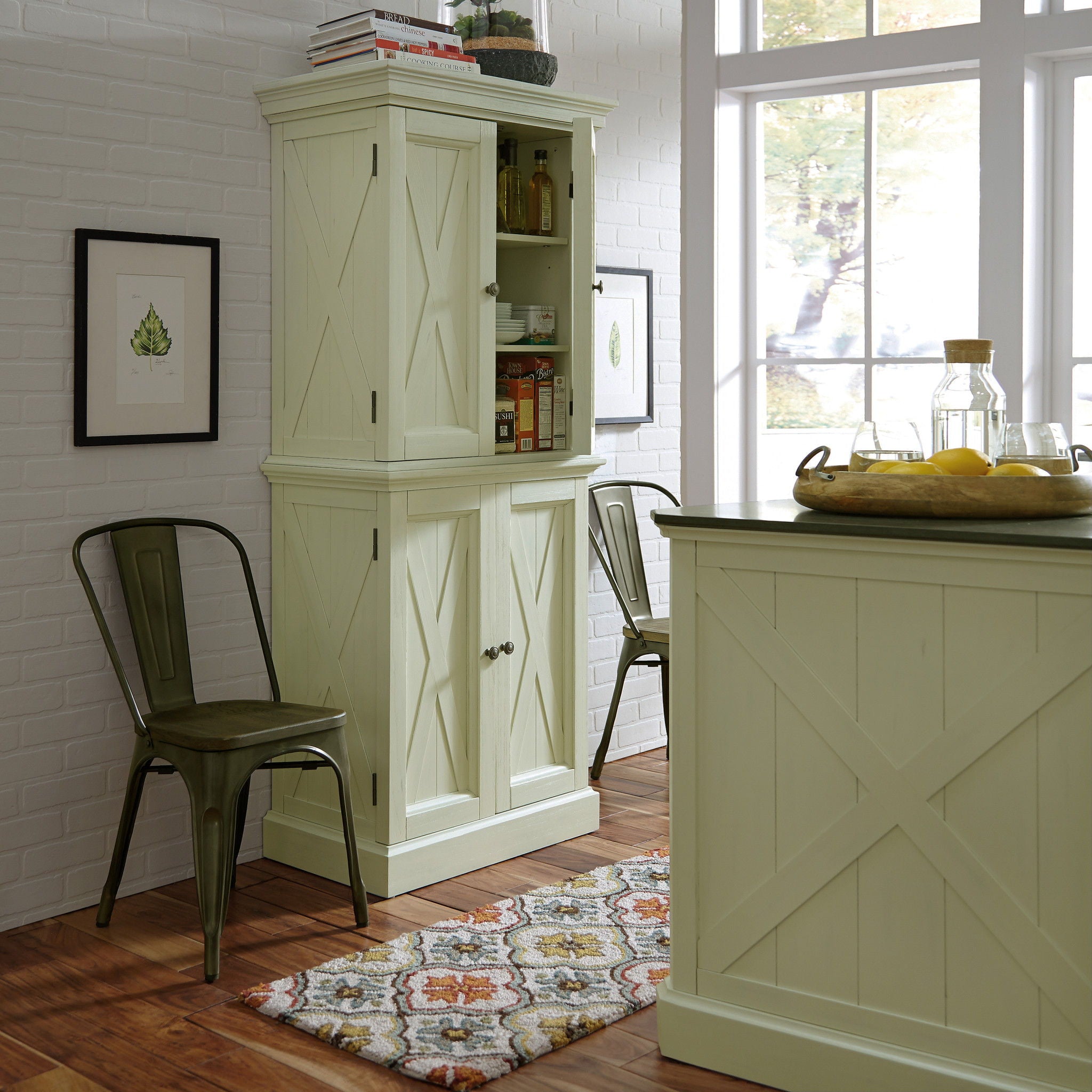Seaside Lodge - Pantry - White