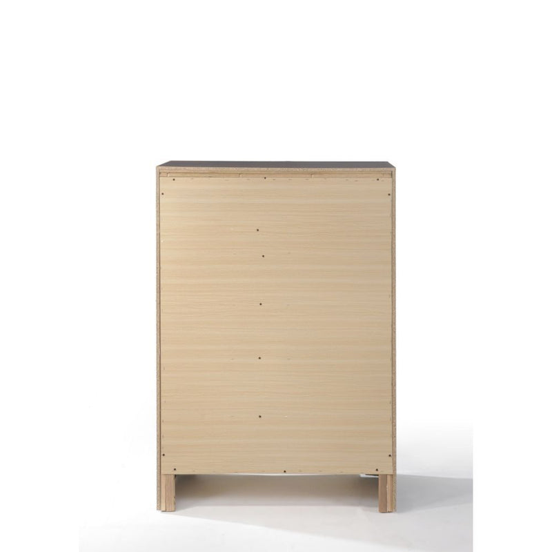 The Naima chest offers a sophisticated look, clean lines and contemporary style.