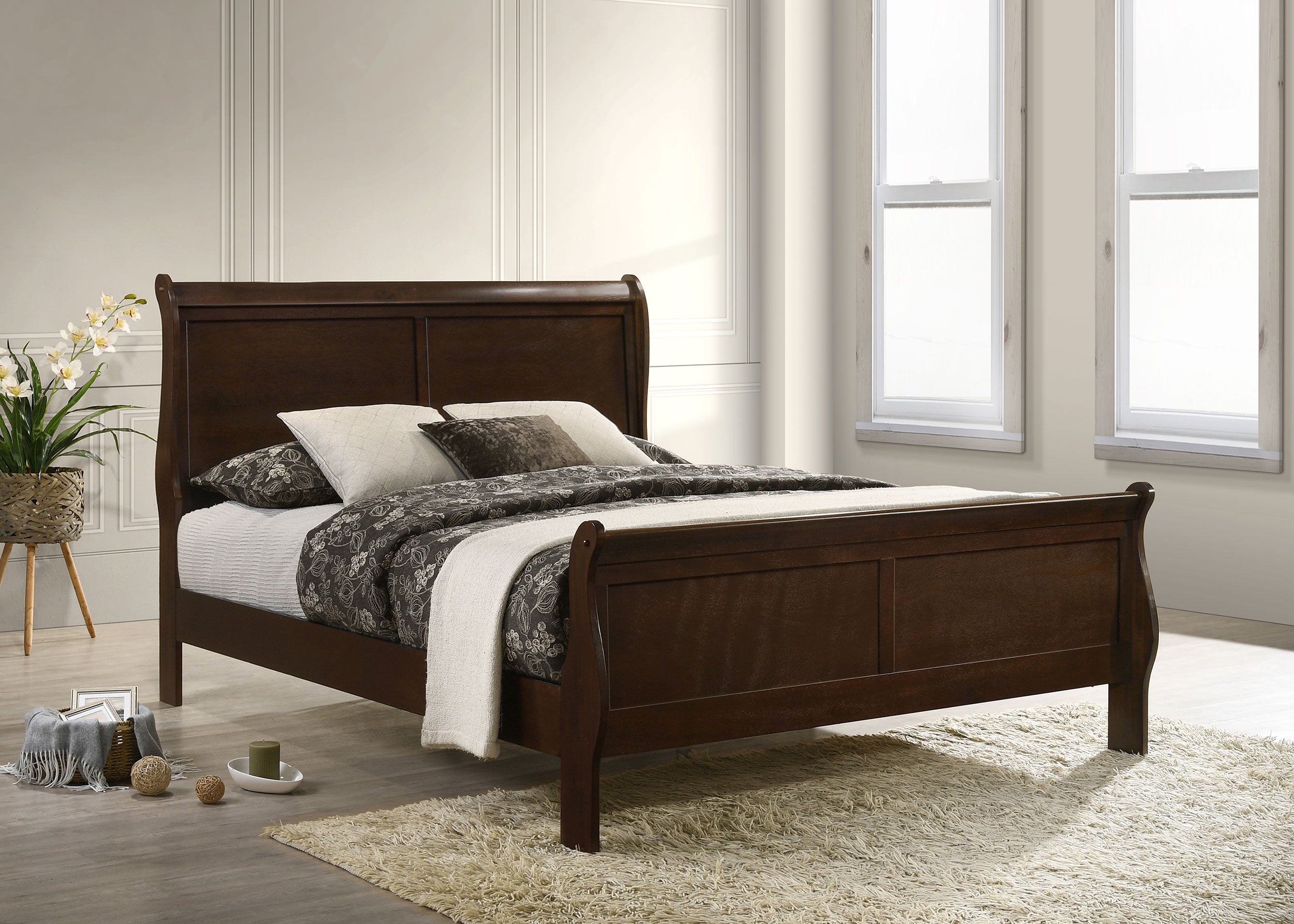 Louis Philippe Wood Queen Sleigh Bed Cappuccino — view 2