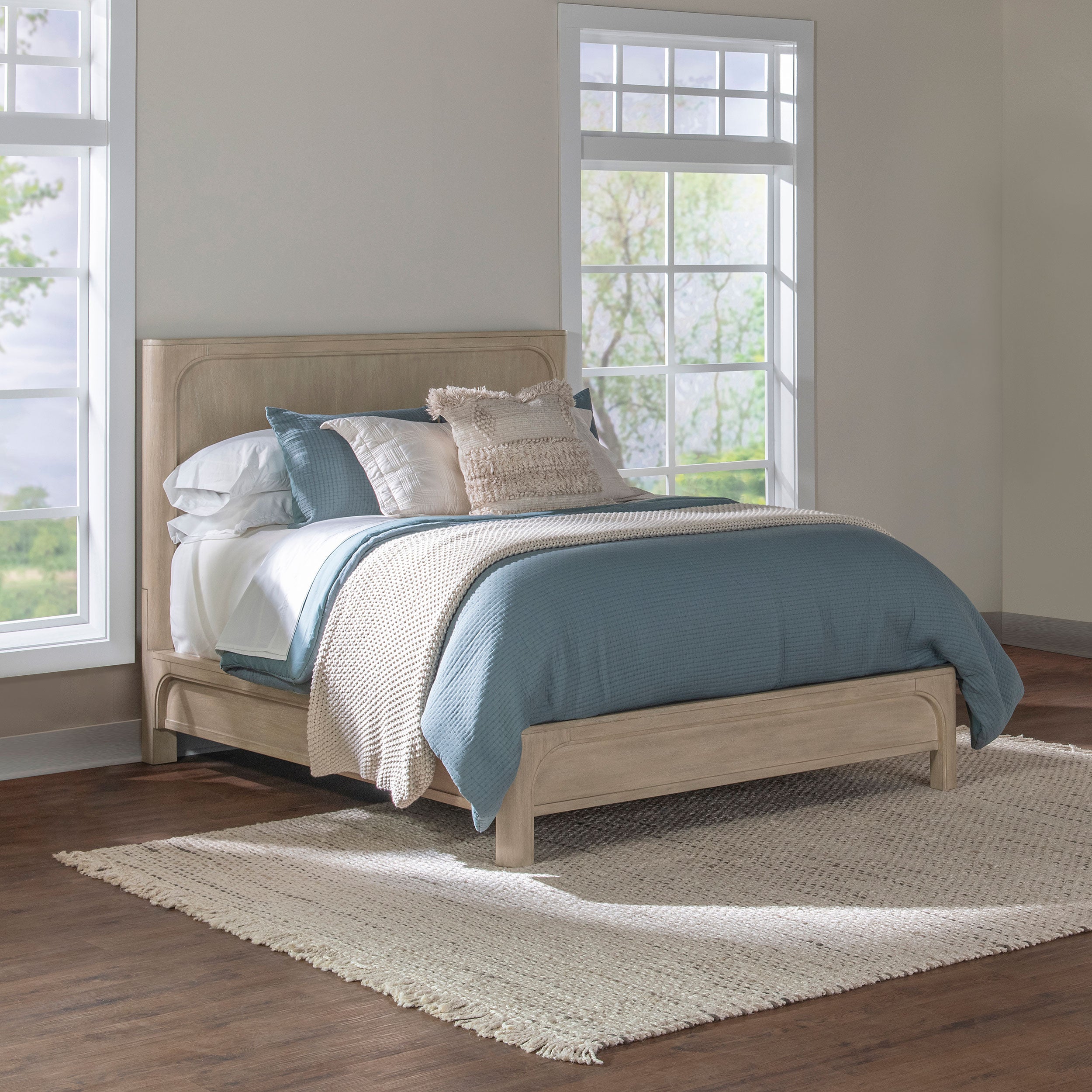 Solano 56-inch Eastern King Panel Bed Weathered Mango — view 2