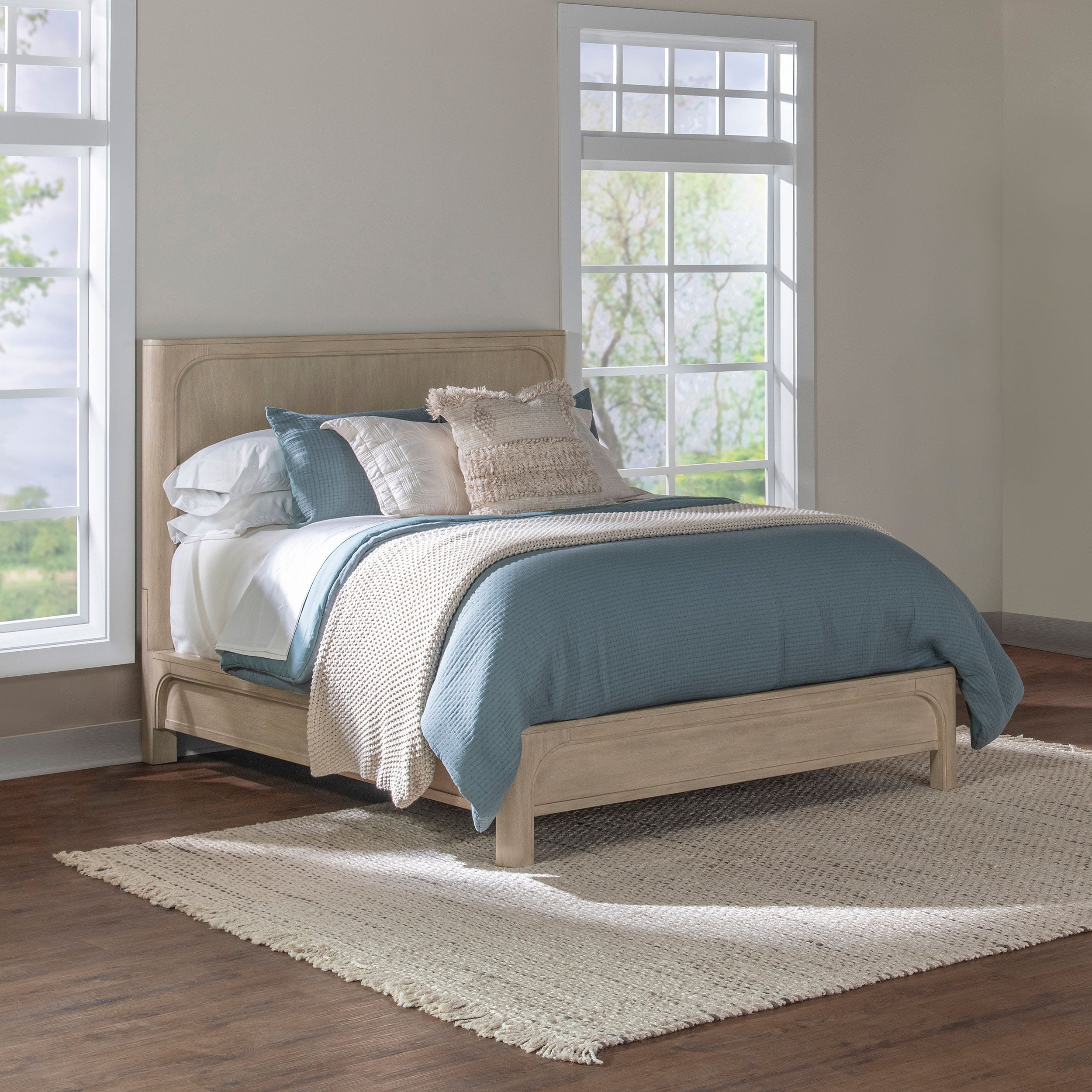 Solano 55-inch California King Panel Bed Weathered Mango — view 1