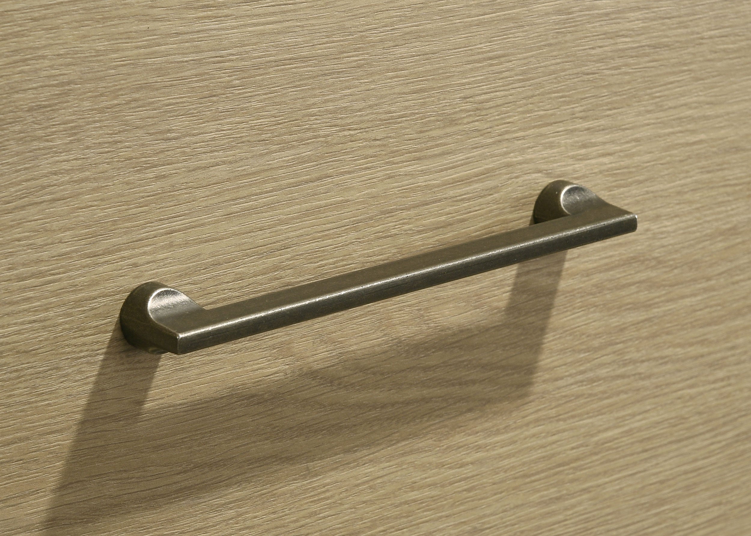 Hendricks 4-piece Eastern King Bedroom Set Light Oak — view 12