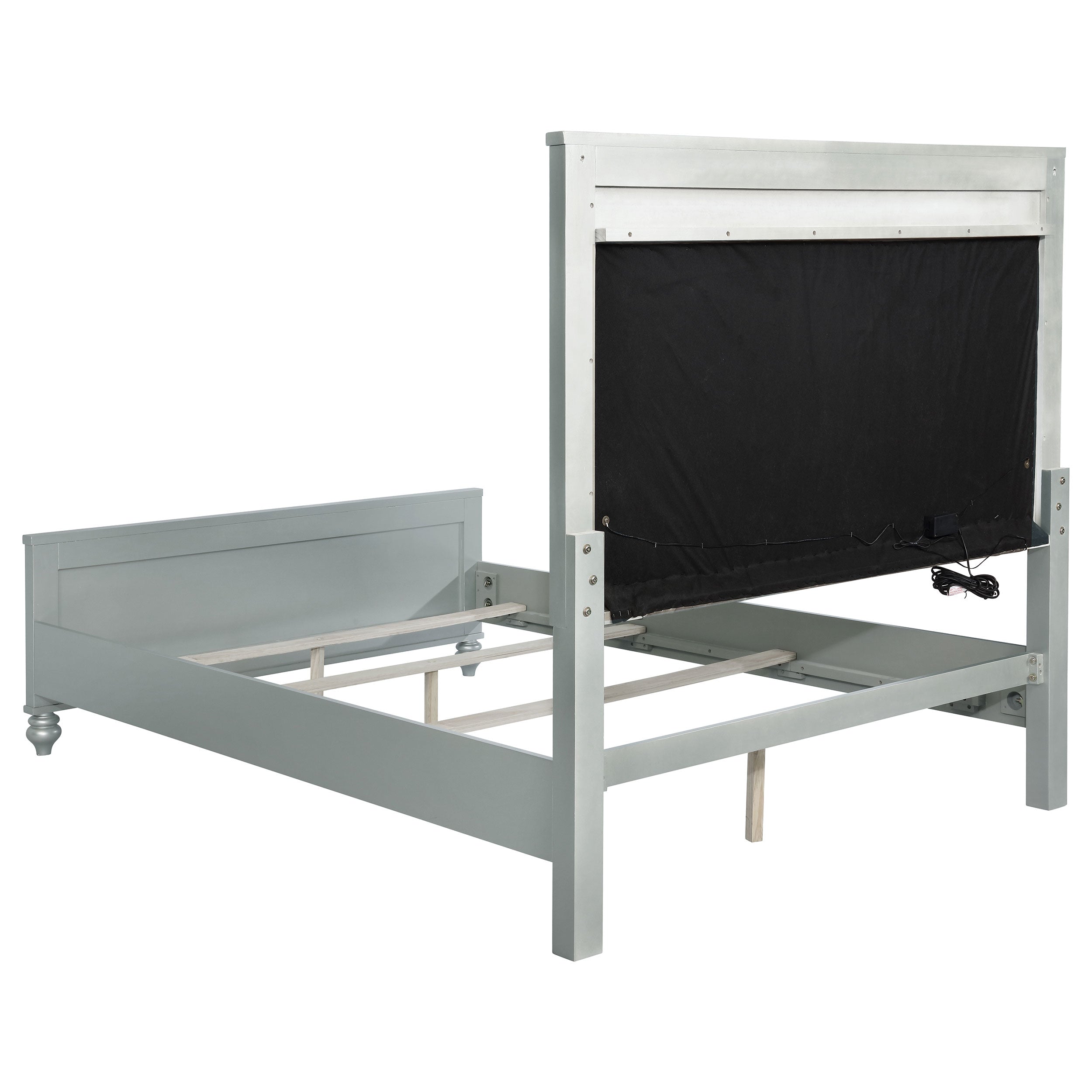 Gunnison 5-piece California King Bedroom Set Silver Metallic — view 4