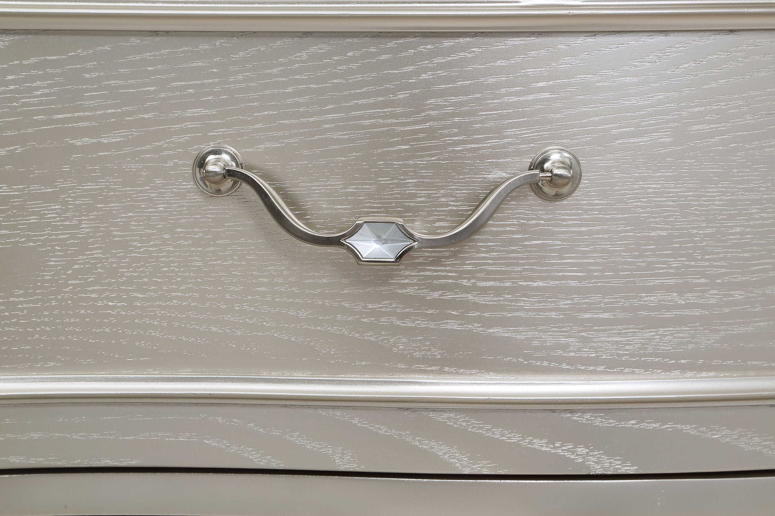 Evangeline 4-piece Queen Bedroom Set Silver Oak — view 11
