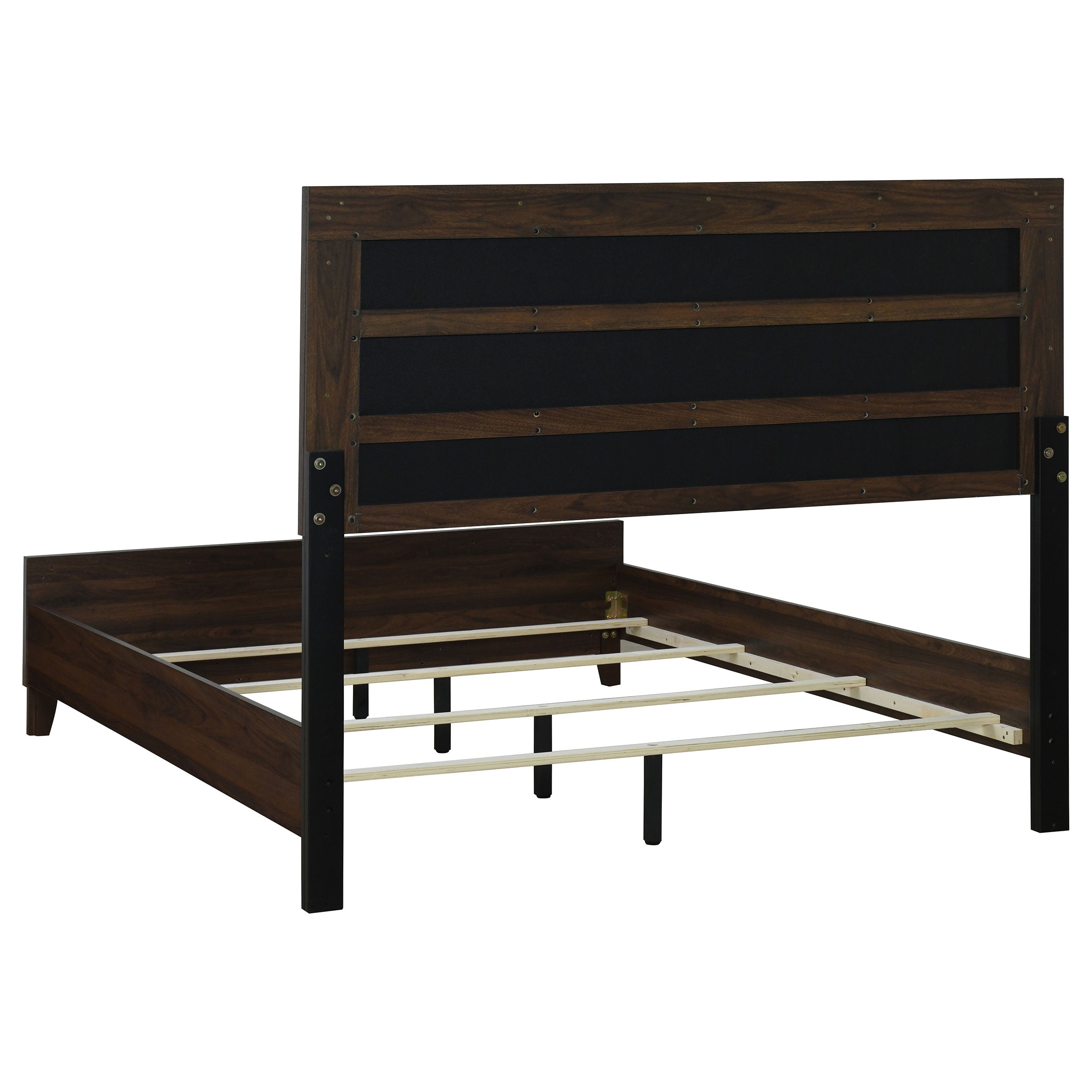 Welsley 4-piece Queen Bedroom Set Walnut — view 4