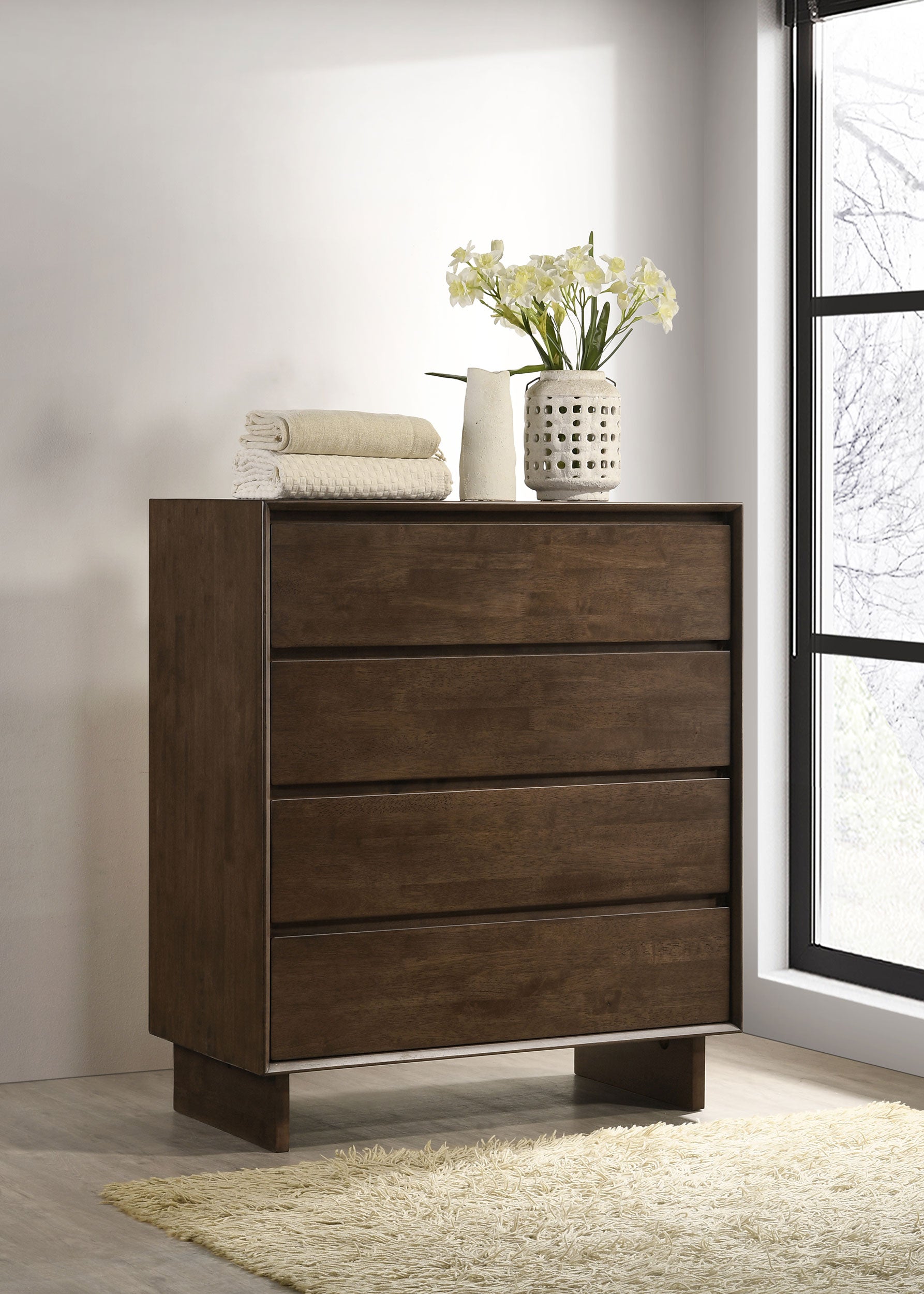 Glenwood 4-drawer Chest of Drawers Warm Brown — view 2