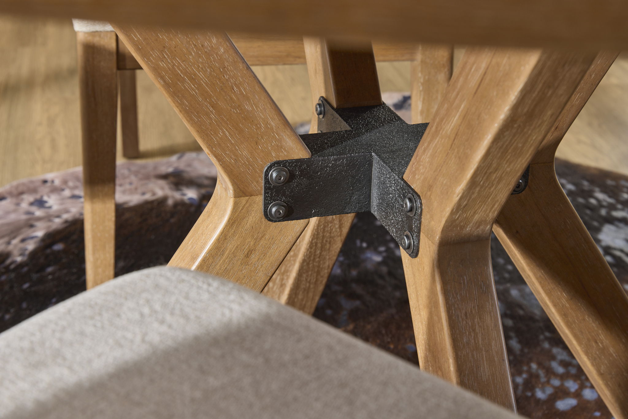 Millwork - Round Dining Table