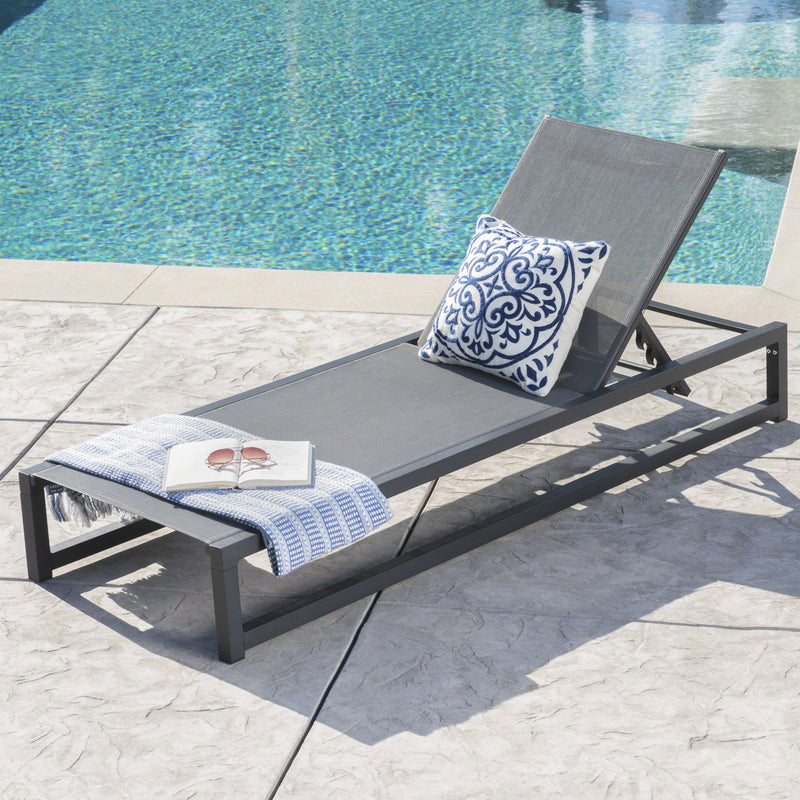 Outdoor Patio Chaise Lounge With 5 Reclining Positions