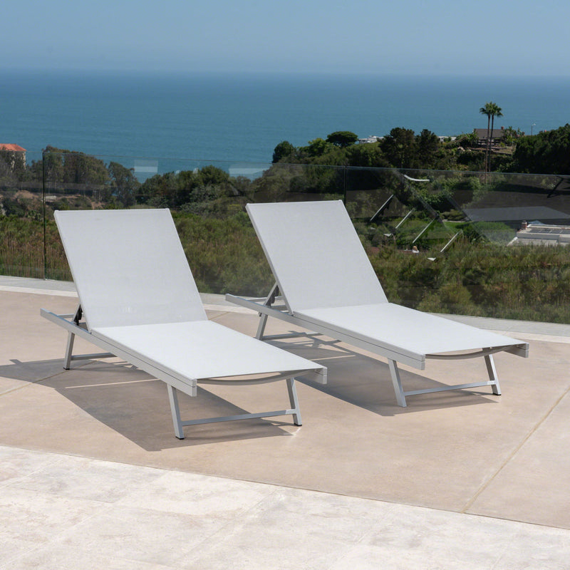 Salton - Chaise Lounge Outdoor Relaxation