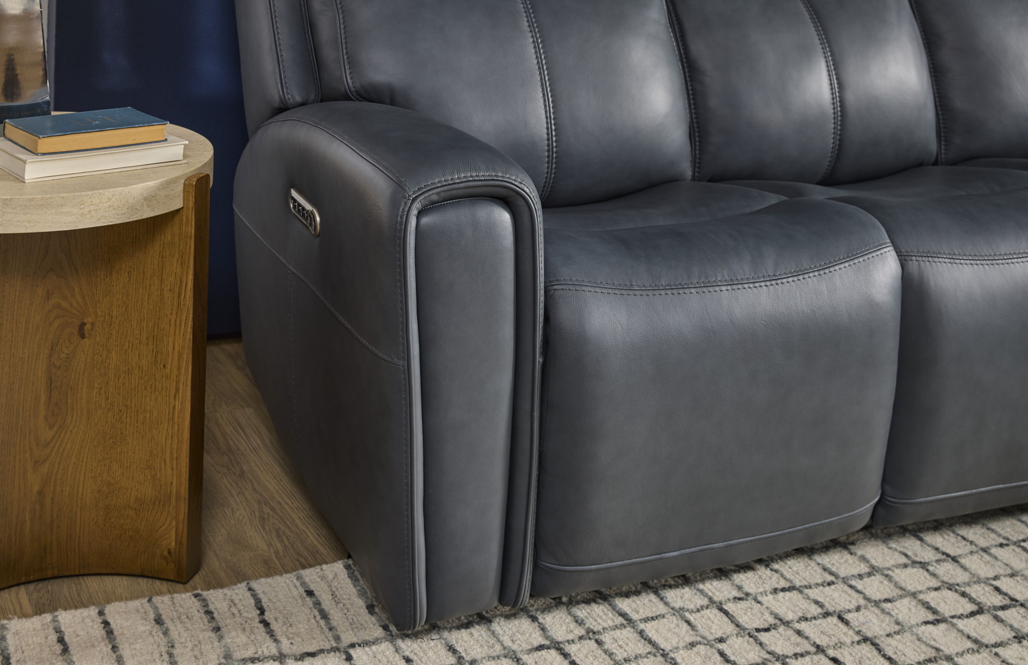 Warren - Power Reclining Sofa With Console, Power Headrest & Lumbar