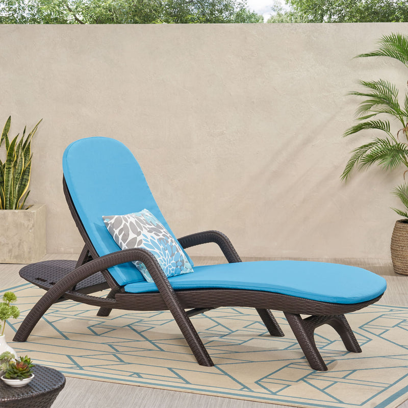 Mikael - Chaise Lounge With Cushion