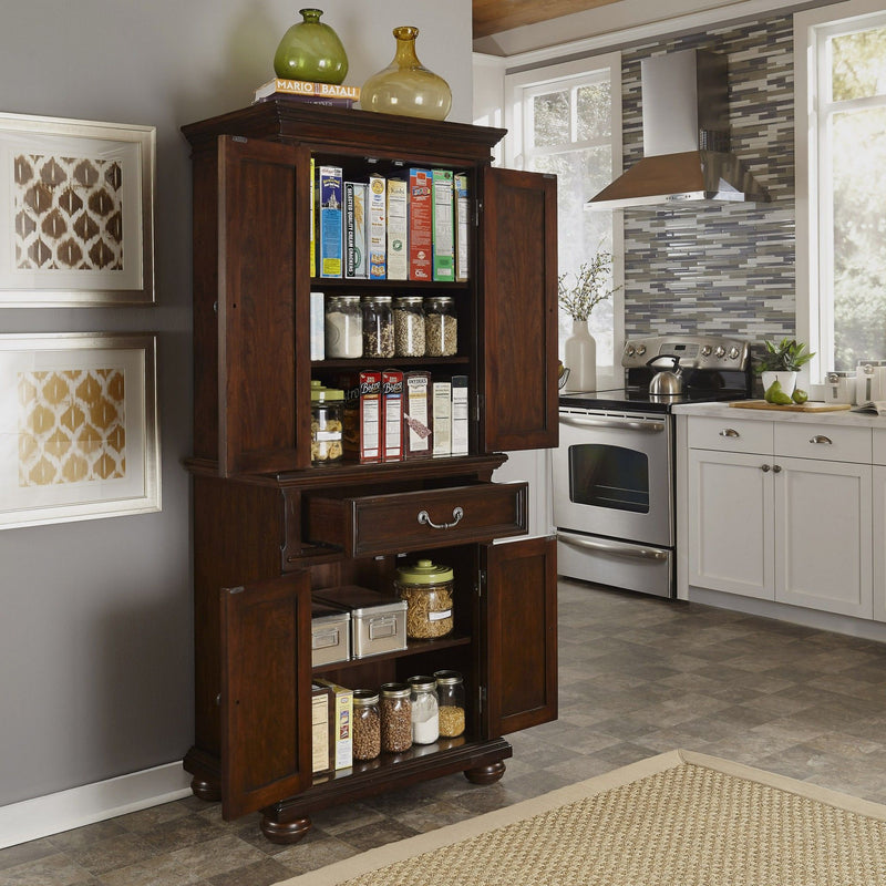 Colonial - Classic Pantry