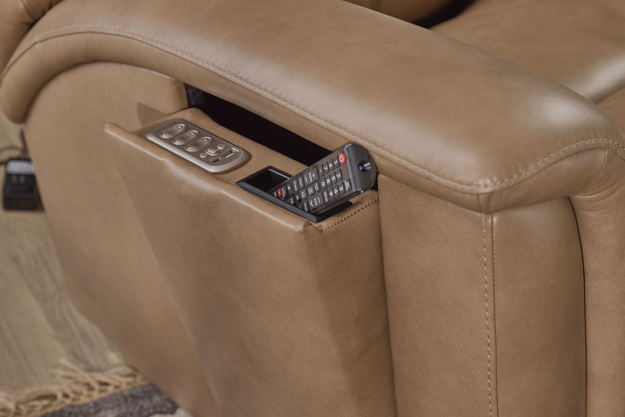 Ranger - Power Reclining Sofa With Console, Power Headrest, Lumbar, Heat & Massage