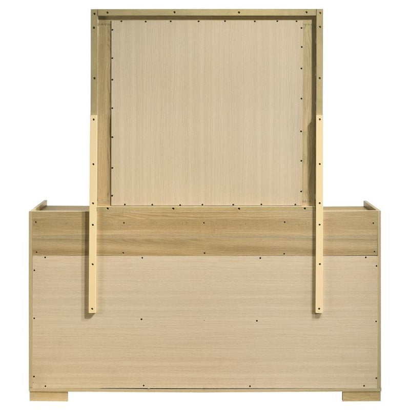 Hyland - 6-Drawer Dresser